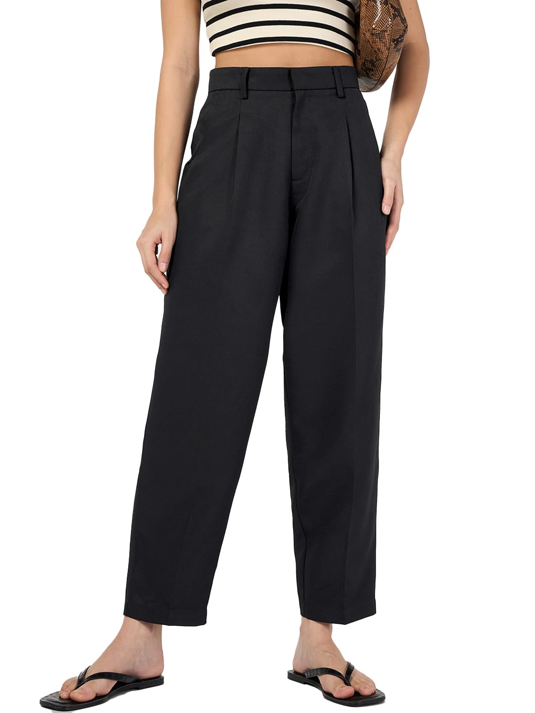 Bewakoof Womens Solid Tapered Fit Polyester Blend Ankle Length Casual Pants_683848_Black_34