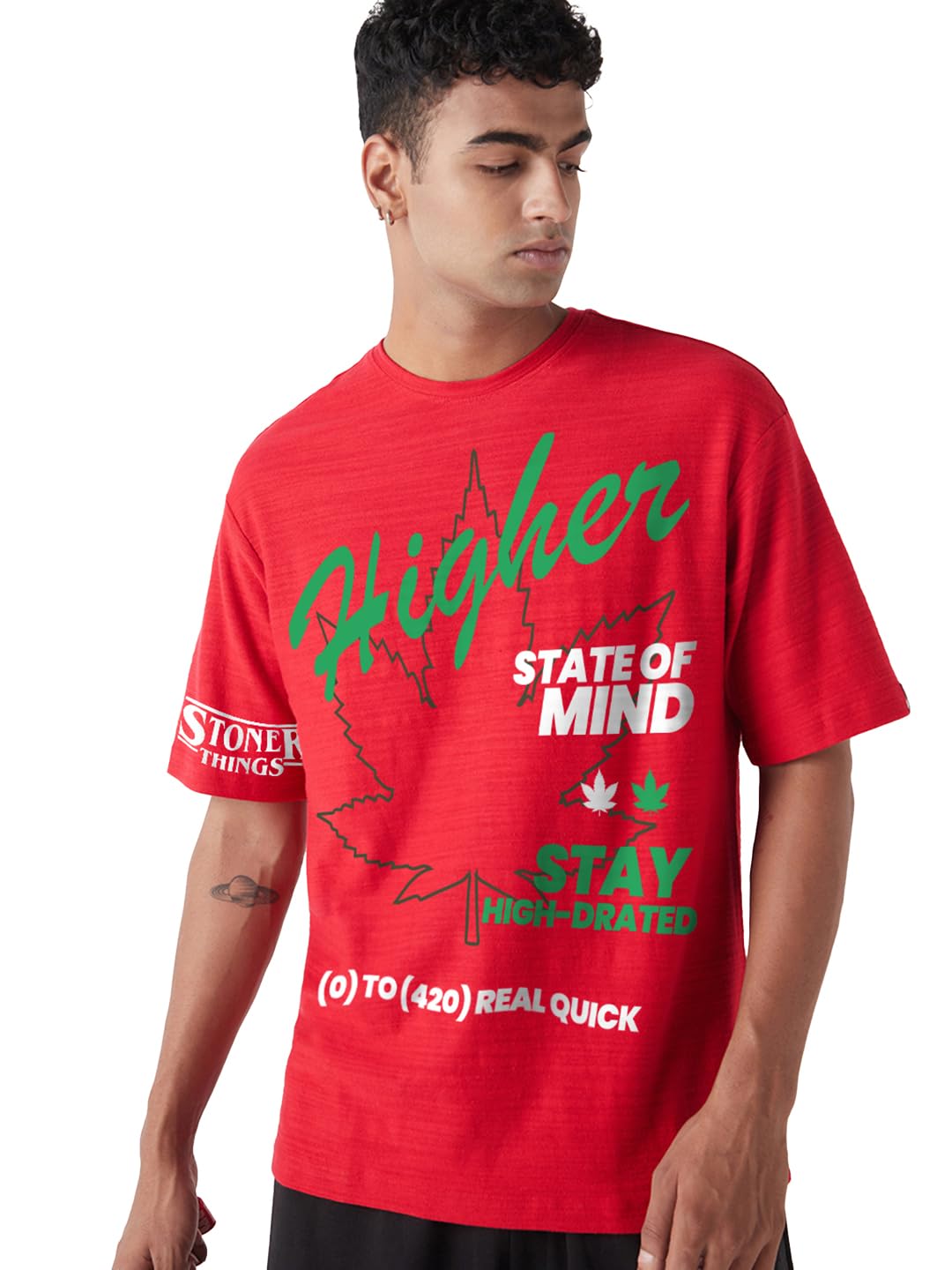 Bewakoof Air 1.0 Mens Graphic Print Oversized Fit Half Sleeve Round Neck Cotton Jersey T-Shirt_661996_Red_S