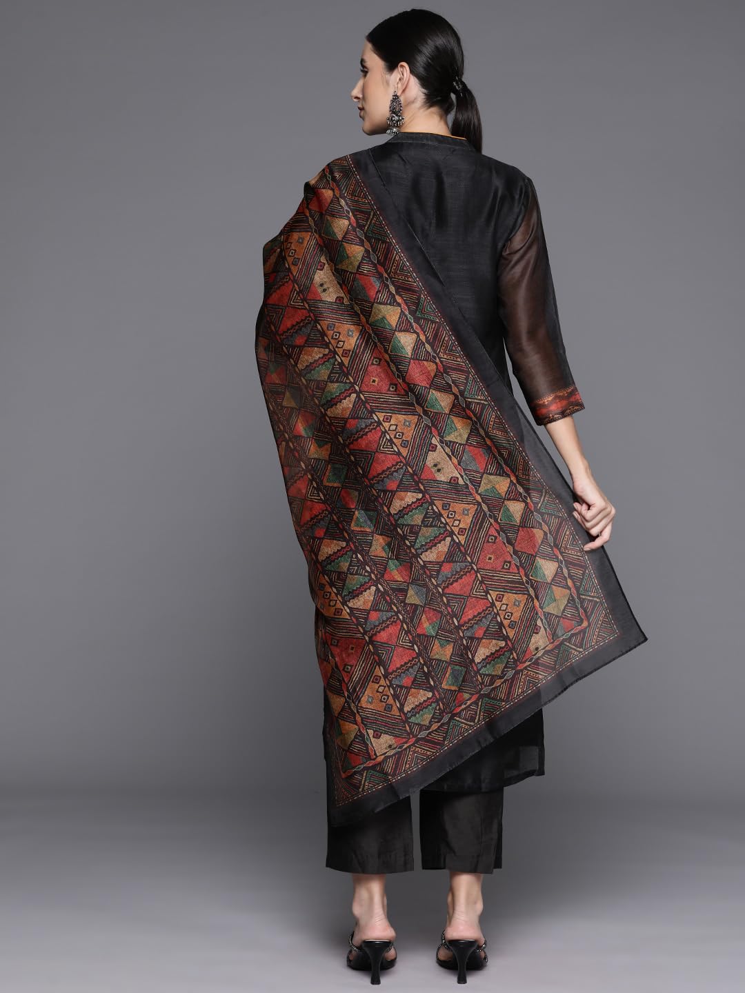 Varanga Women Black Printed Straight Kurta Paired With Solid Bottom And Printed Dupatta Stylish Round Neck Kurta With Three-Qua