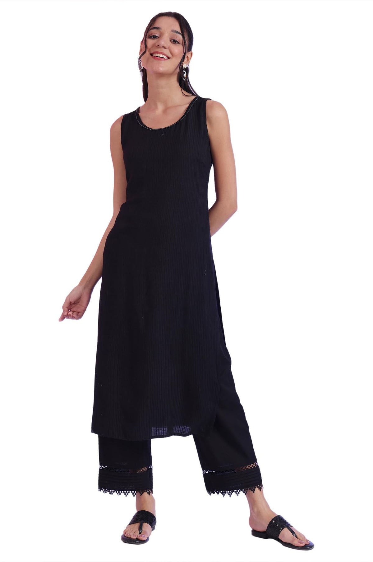 Aurelia Womens Black Solid Straight Kurta