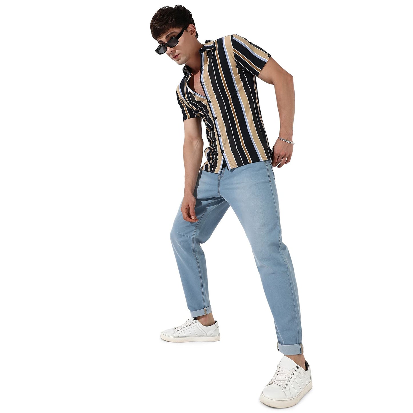 Campus Sutra Mens Light Blue Light-Wash Carrot Fit Denim Jeans | Stretchable Cotton Mid-Rise Denim Jeans Crafted with Comfort F