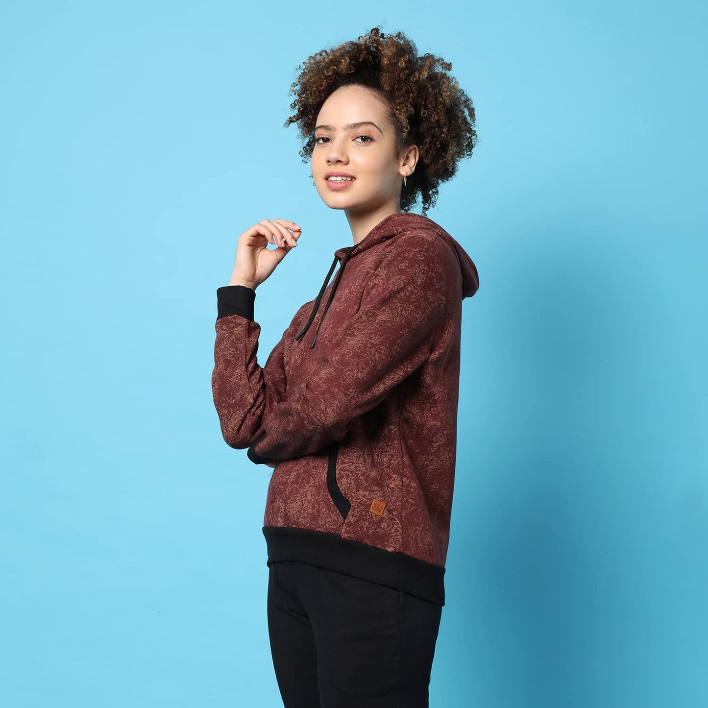 Campus Sutra Womens Maroon Textured Sweatshirt With Hoodie Regular Fit For Casual Wear | Cotton Blend Fabric | Trendy Sweatshirt