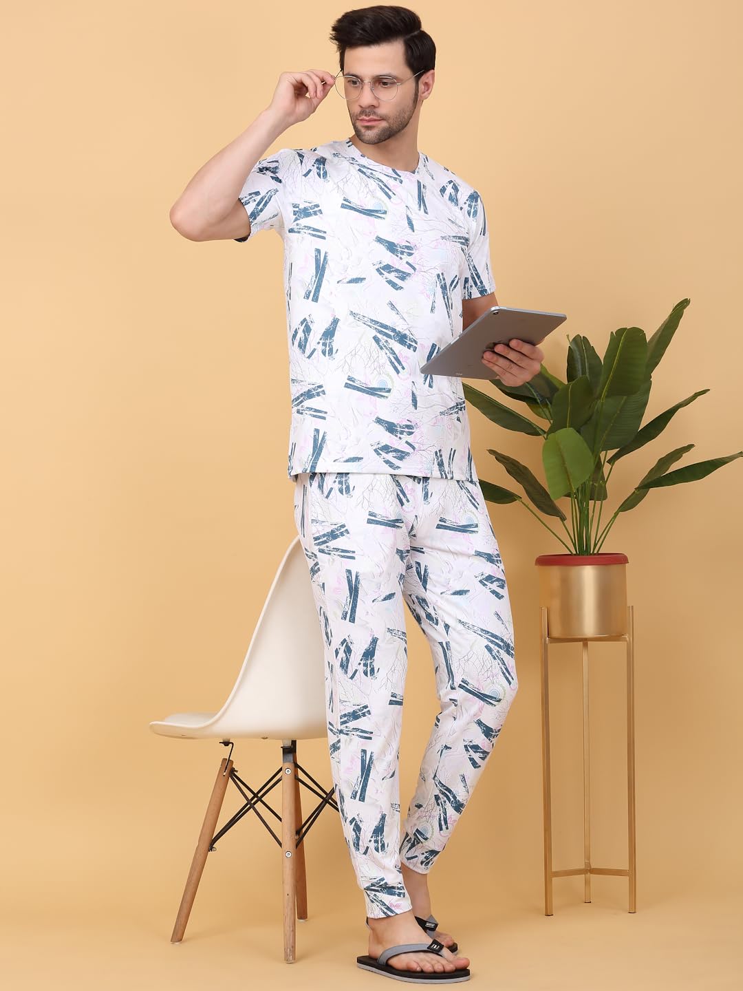 Sweet Dreams Men Printed Pyjama Set