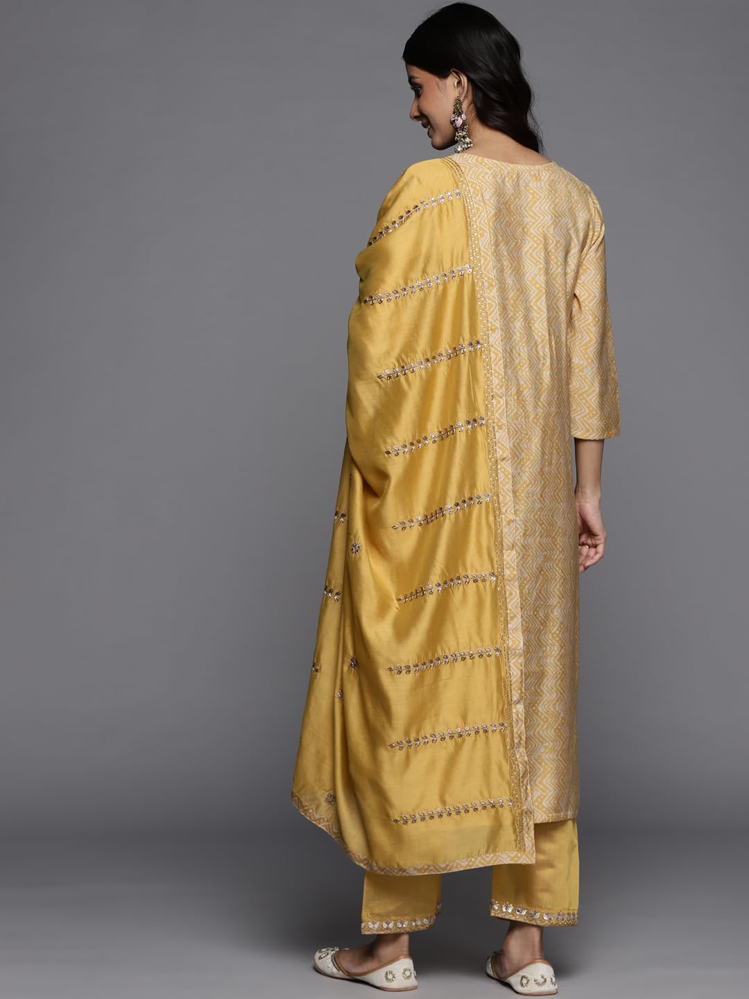 Varanga Digital Printed Embroidered Kurta With Straight Pant And Embroidered Dupatta