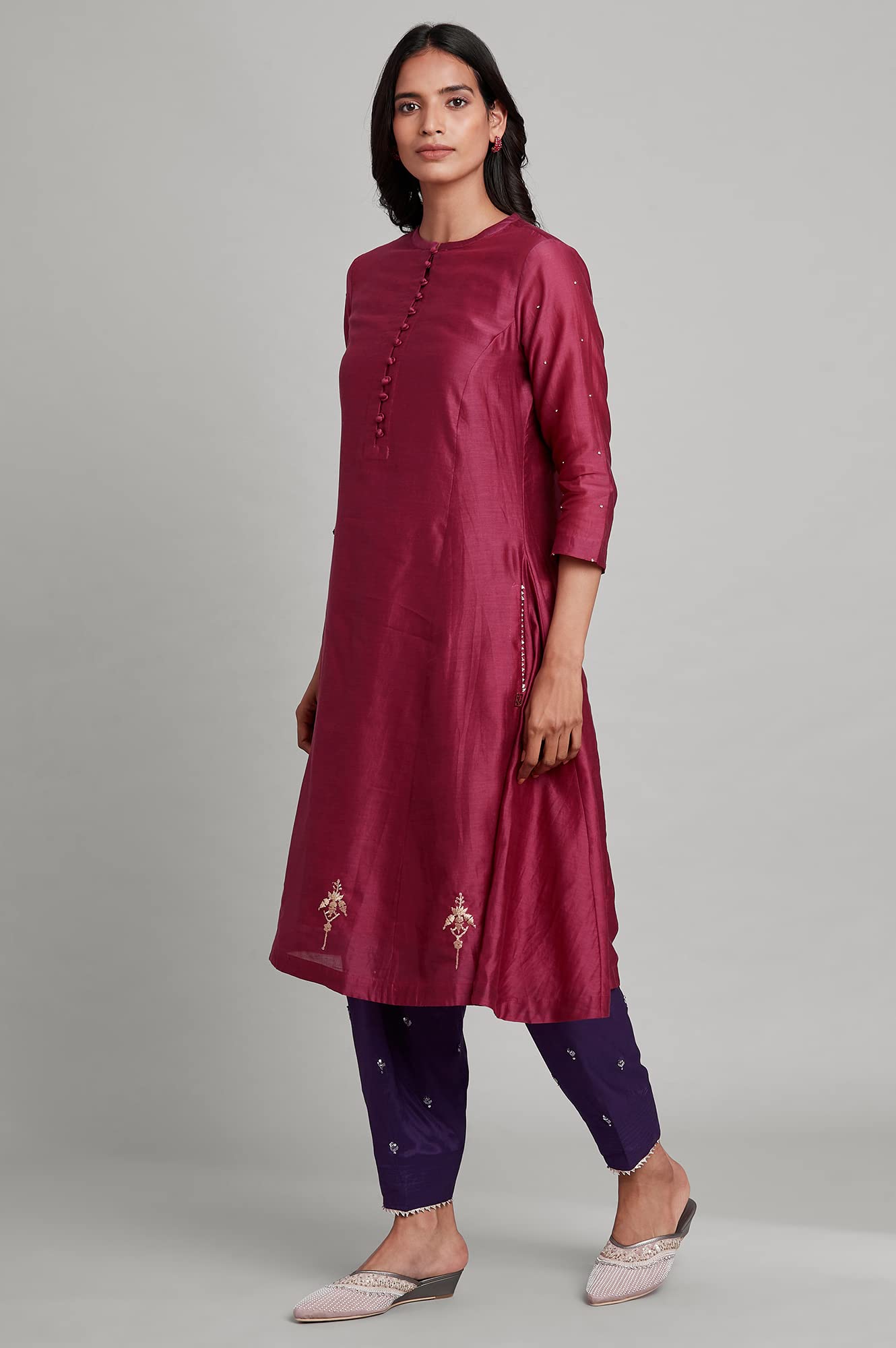 W for Woman Women Mandarin Neck Kurta Solid 44 L 3/4Th SLV