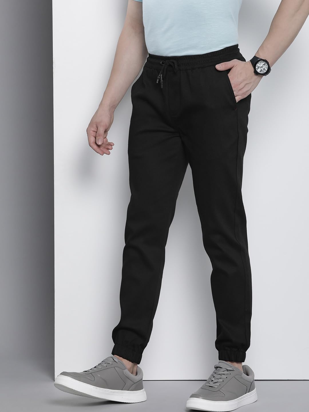 The Indian Garage Co Men Slim Fit Solid Mid-Rise Stretchable Chino Joggers Black