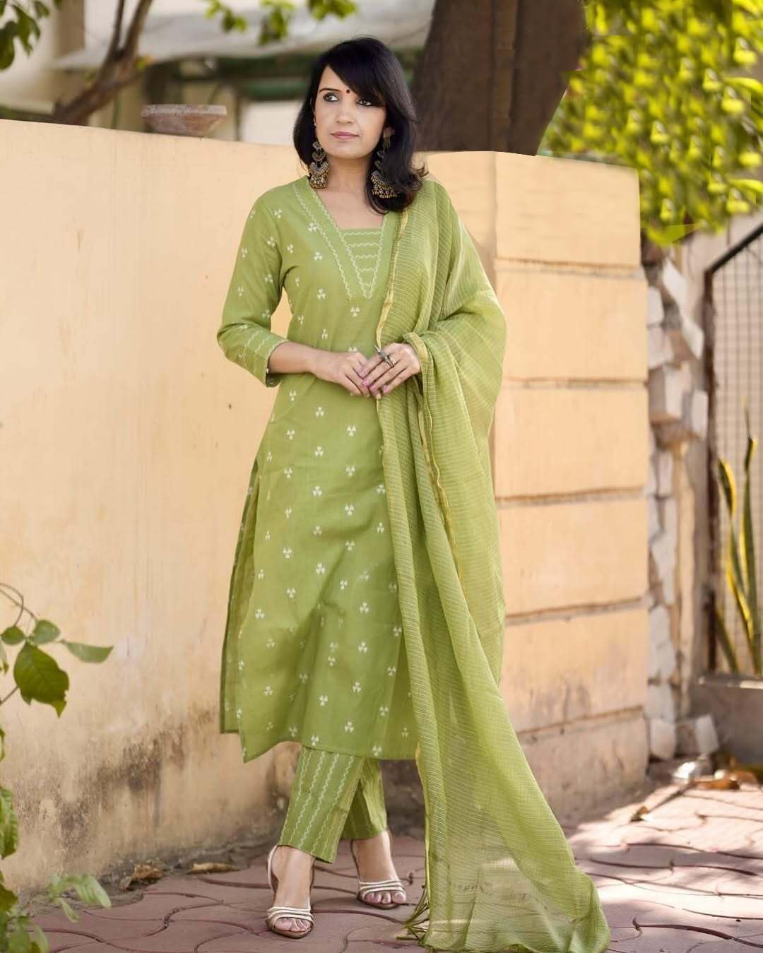 GoSriKi Ladies Viscose Rayon Printed Kurta Set with Pants & Dupatta, XL, Pista, Model MAHEMAN PISTA-GS