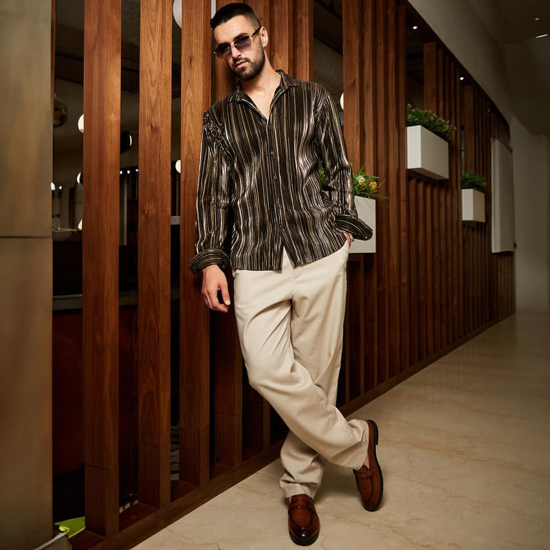 Campus Sutra MenS Jet Black & Metallic Gold Pleat-Creased Shirt For Casual Wear | Spread Collar | Long Sleeve | Button Closure