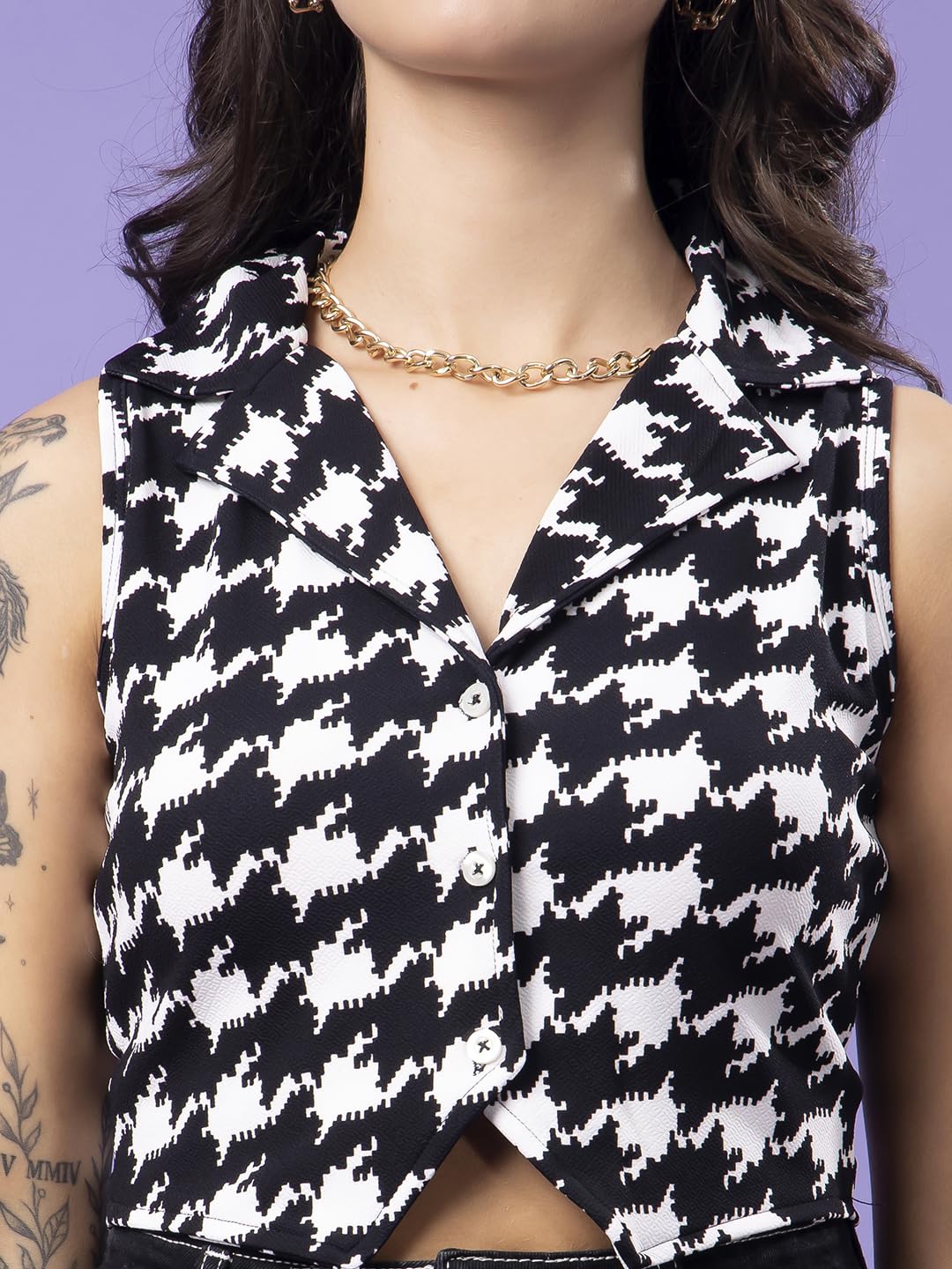 POPWINGS Black & White Printed Button Clousre V Neck Sleeveless Waistcoat Crop Top