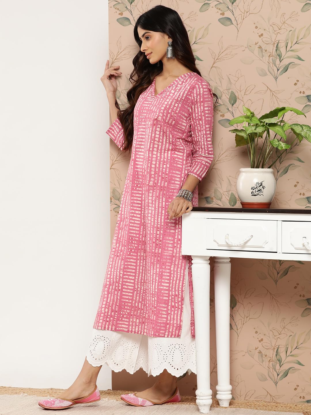 Pink 3/4Th Sleeve, V Neck, Printed Straight Kurta with Side Slits and Gota Detail at Sleeve and Neck.