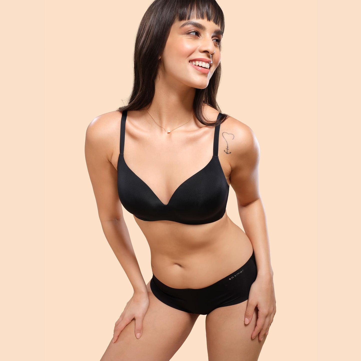 Enamor F084 Seamless Ultra Smoothening With Invisible Edges T-Shirt Bra - Padded Wirefree Medium Coverage - Black