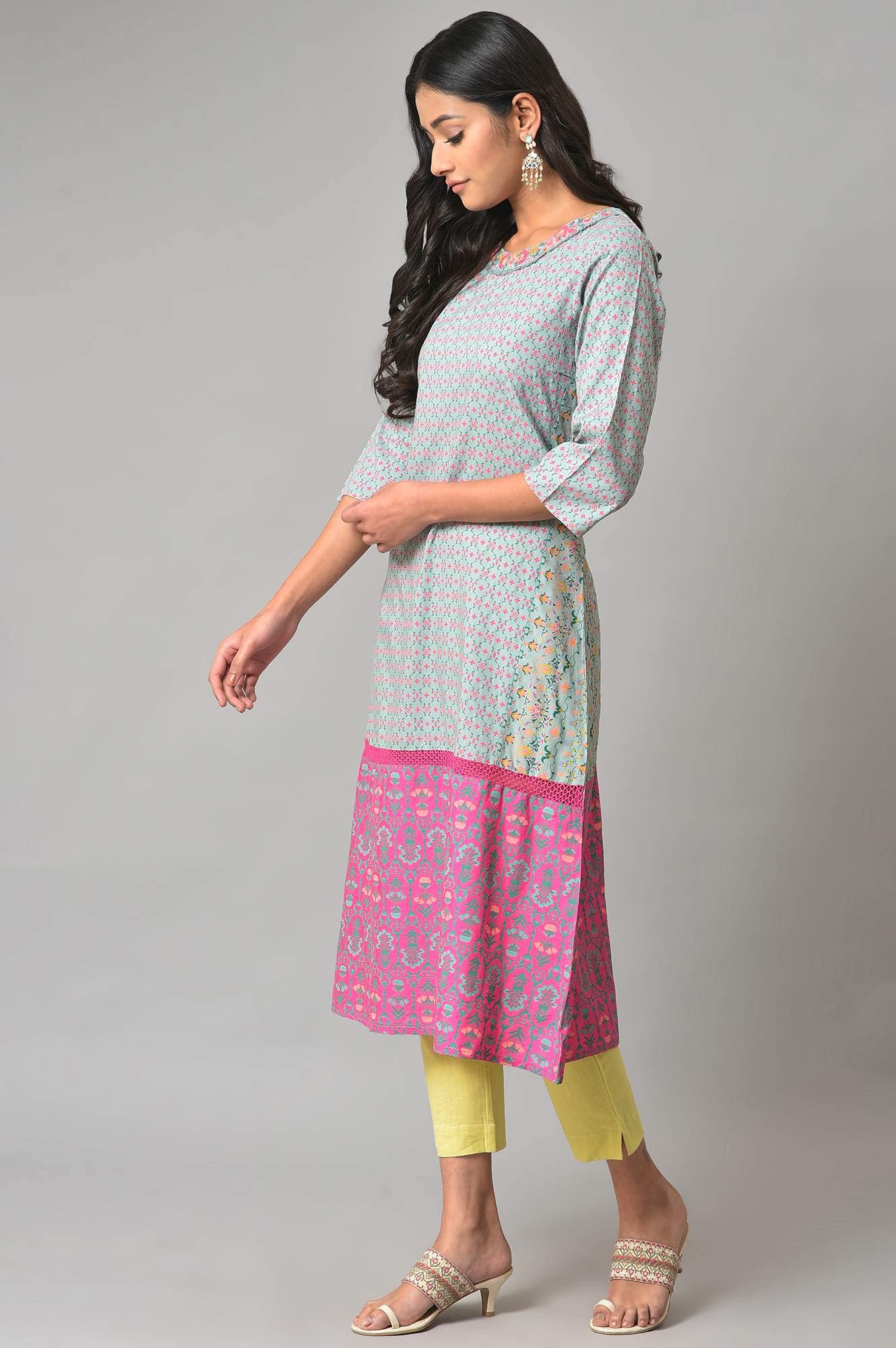 W for Woman Blue and Pink Printed Straight Kurta