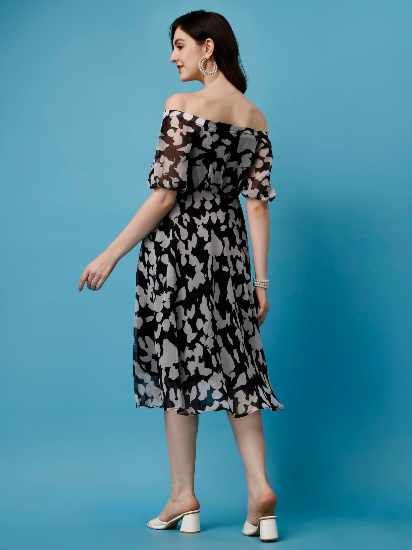 Trillmixa WomenS Georgette Midi Dress With Floral Printed Pattern Half Sleeves Knee Length Round Neck And Regular Fit Black