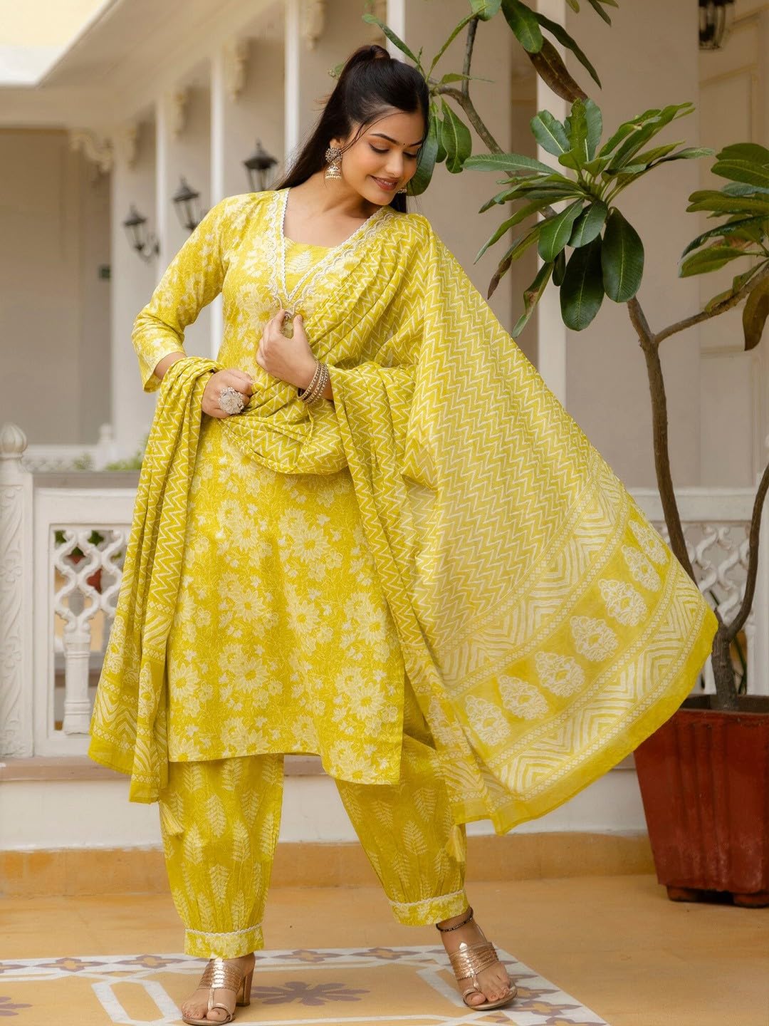 KLOSIA Women Viscose Floral Printed A-Line Kurta and Pant Set with Dupatta
