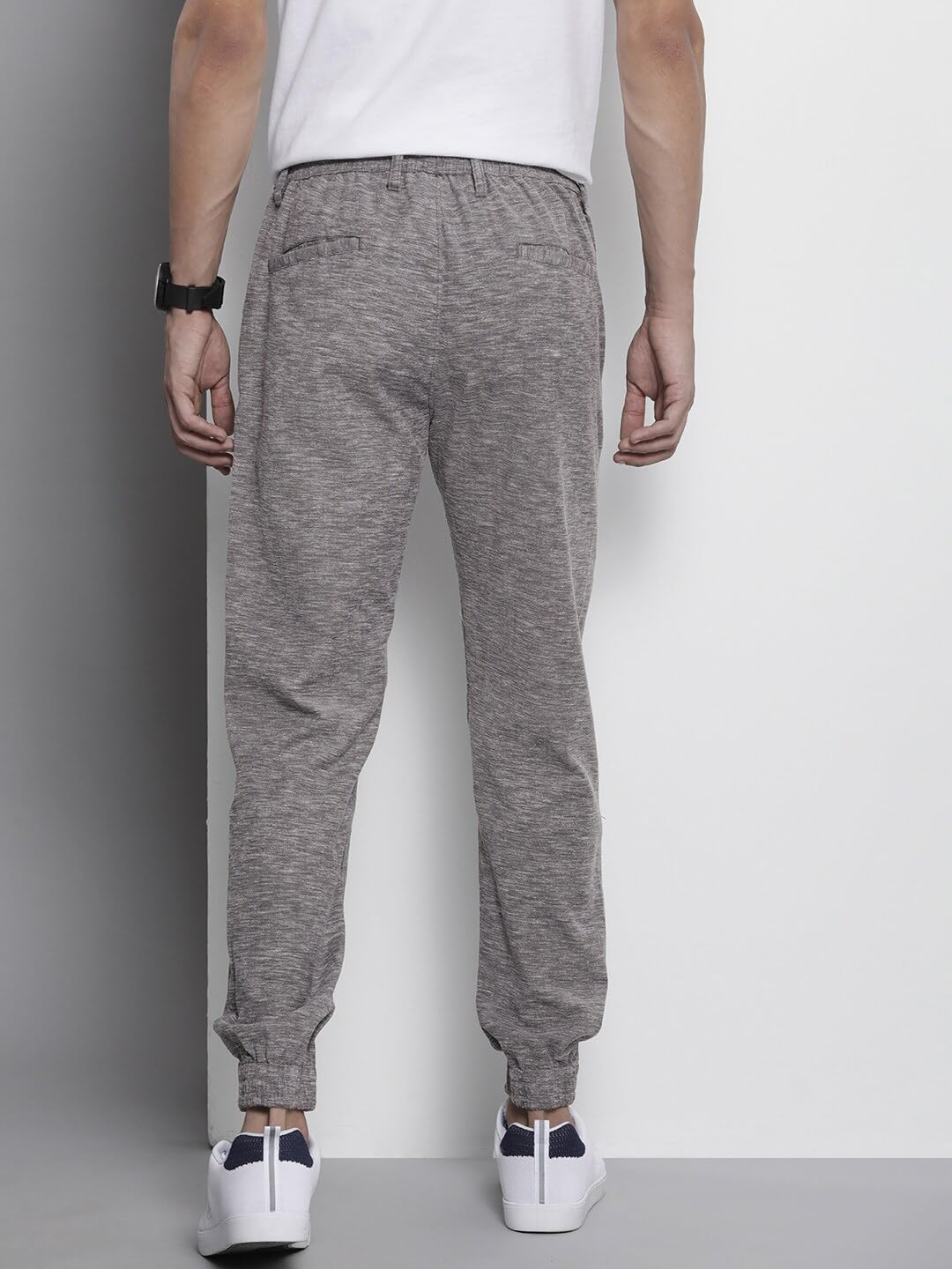 The Indian Garage Co Men Slim Fit Solid Mid-Rise Cuffed Joggers Charcoal
