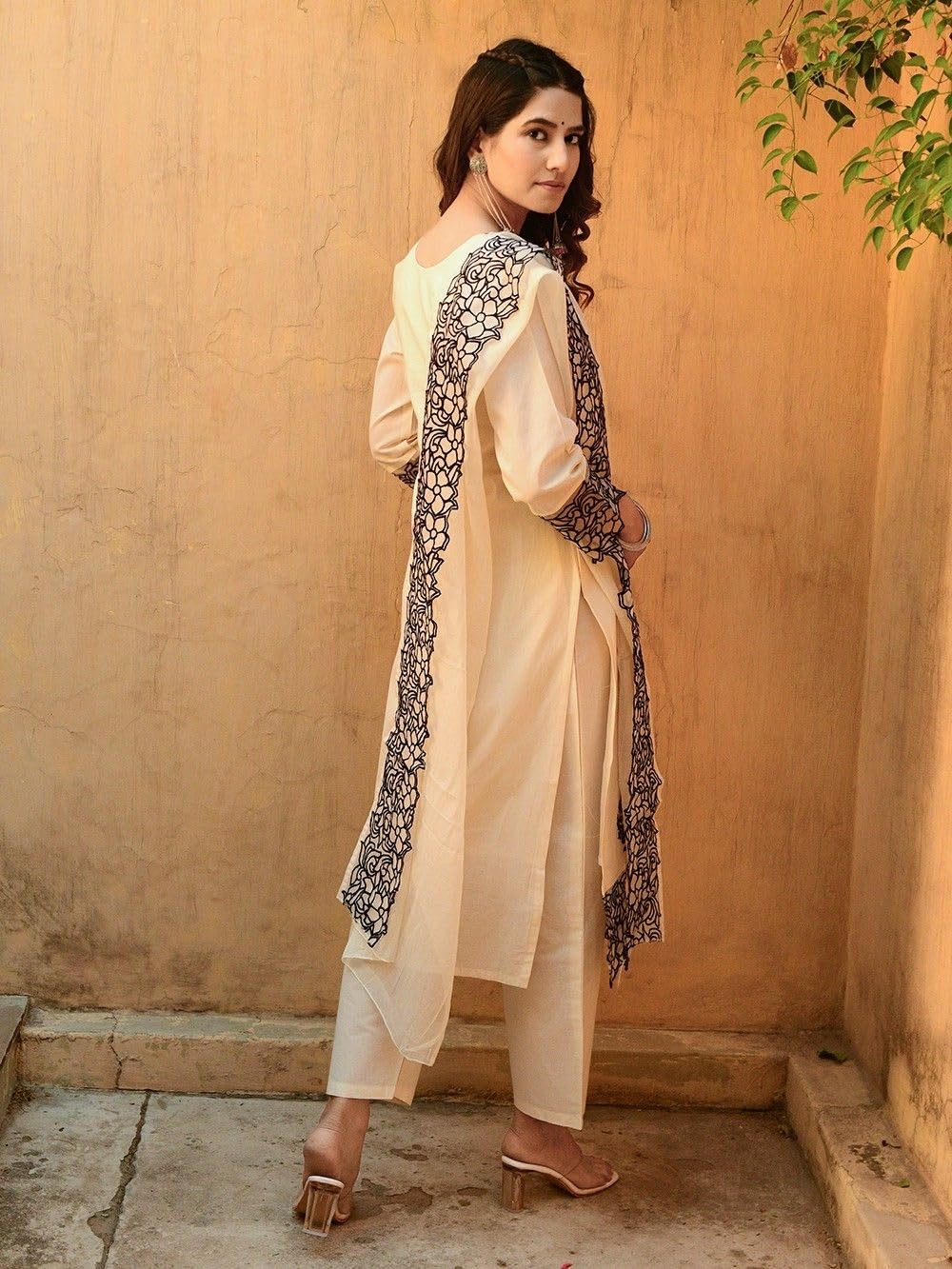 Gosriki WomenS Cotton Blend Straight Embroidery Kurta With Pant & Dupatta (Trp Off-White-Gs_3Xl_White_Xxx-Large)