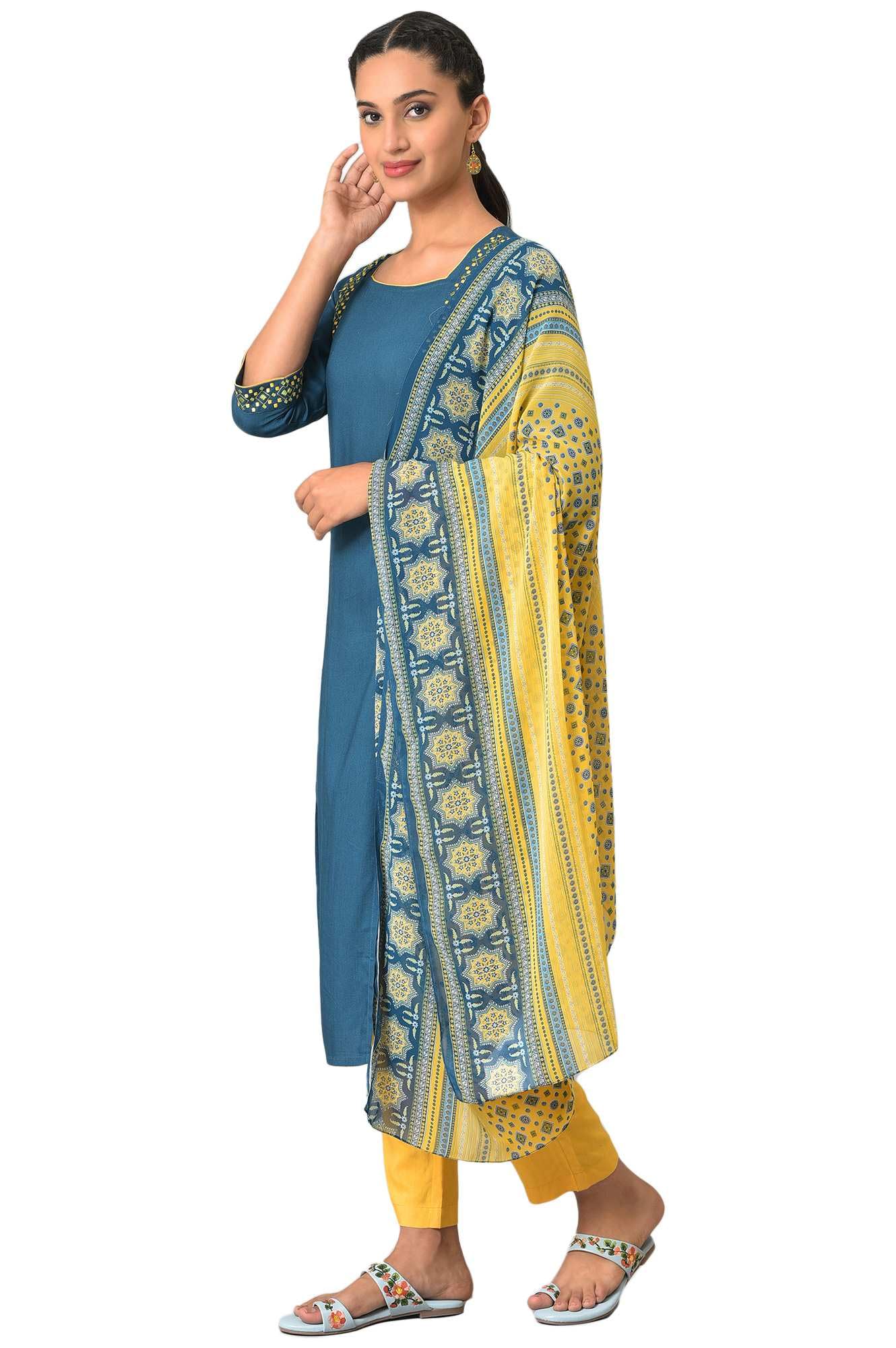 Aurelia Geometric Printed Blue Thread Embroidered Kurta Dupatta Bottomwear