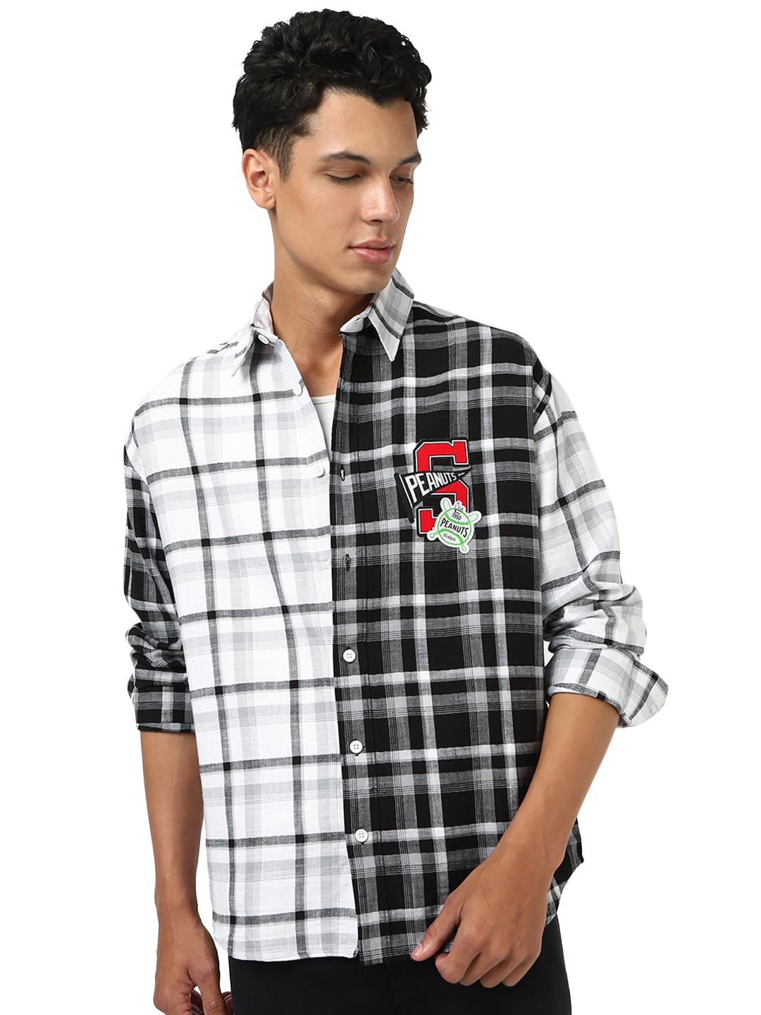 Bewakoof Official Peanuts Merchandise Mens Checked Oversized Fit Full Sleeve Collared Pure Cotton Shirt_662528_White_XL