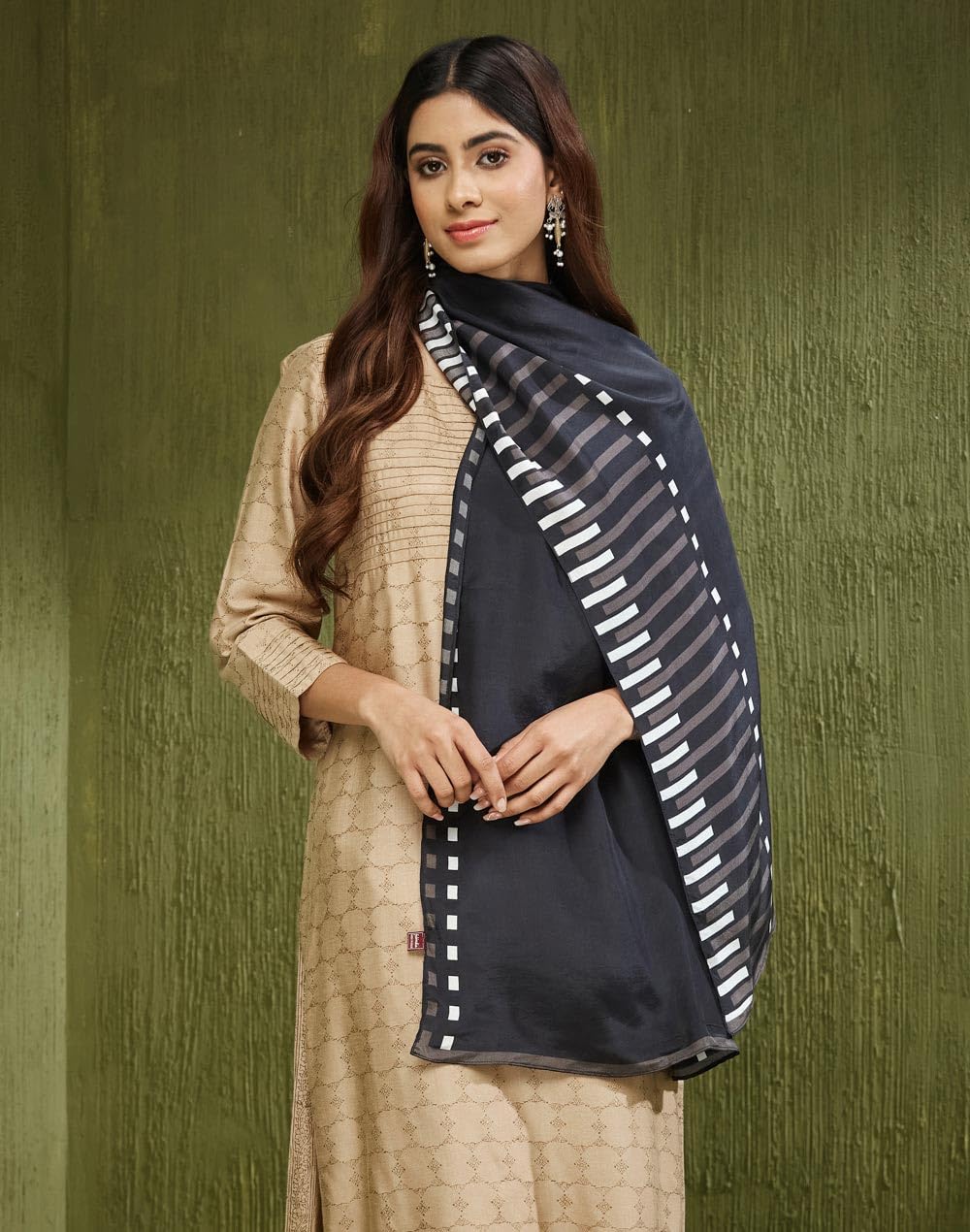 Fabindia Black Silk Printed Women Stole (2120007BLACK)