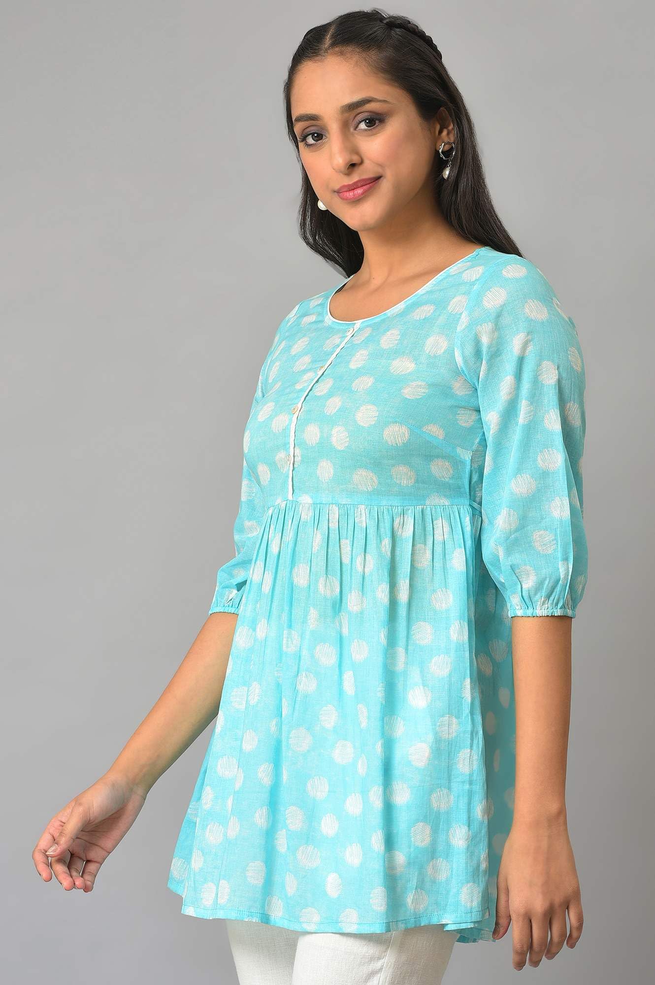 Aurelia Womens Cotton Loose Blue Floral Printed Short Kurti (23FEA30331-506699