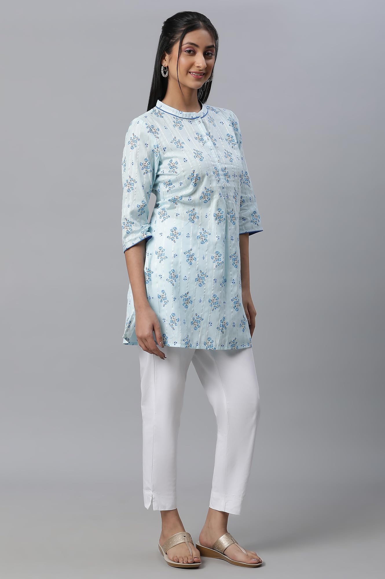 Blue Floral Printed Textured Kurti