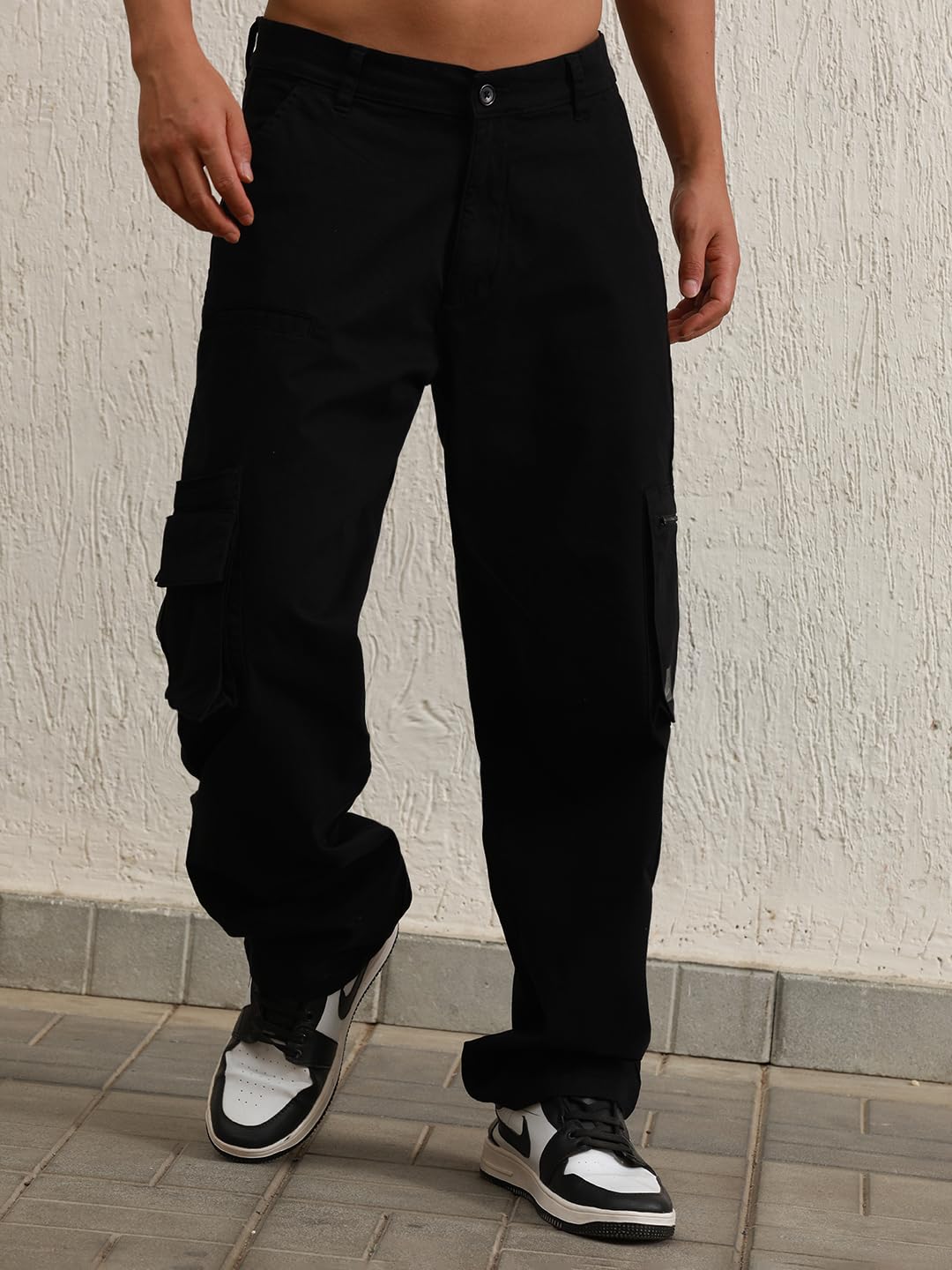 Hubberholme Men Black Cotton Loose Fit Mid-Rise Trousers