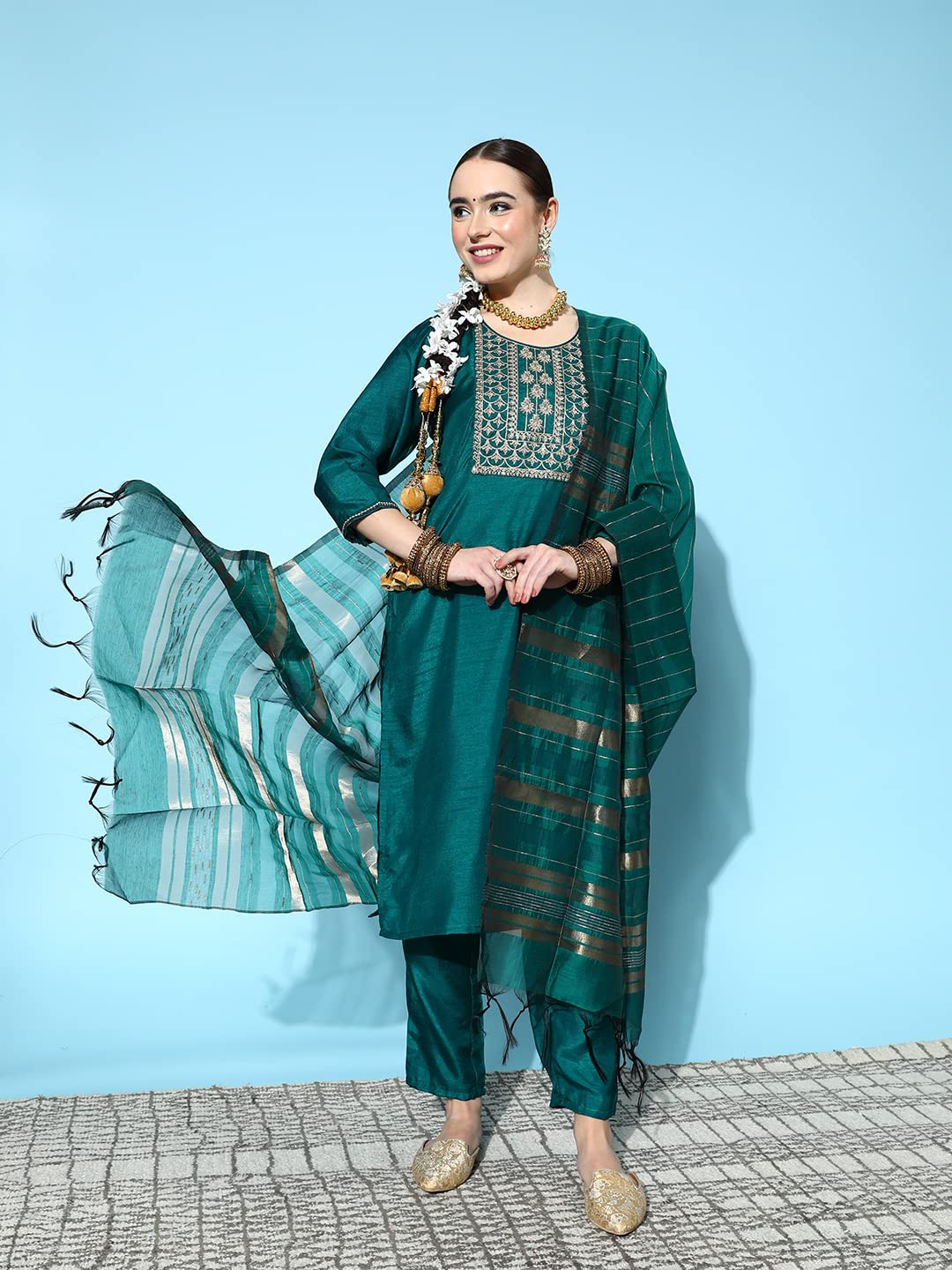 ishin Women's Green Yoke Design A-Line Kurta set with Toruser & Dupatta
