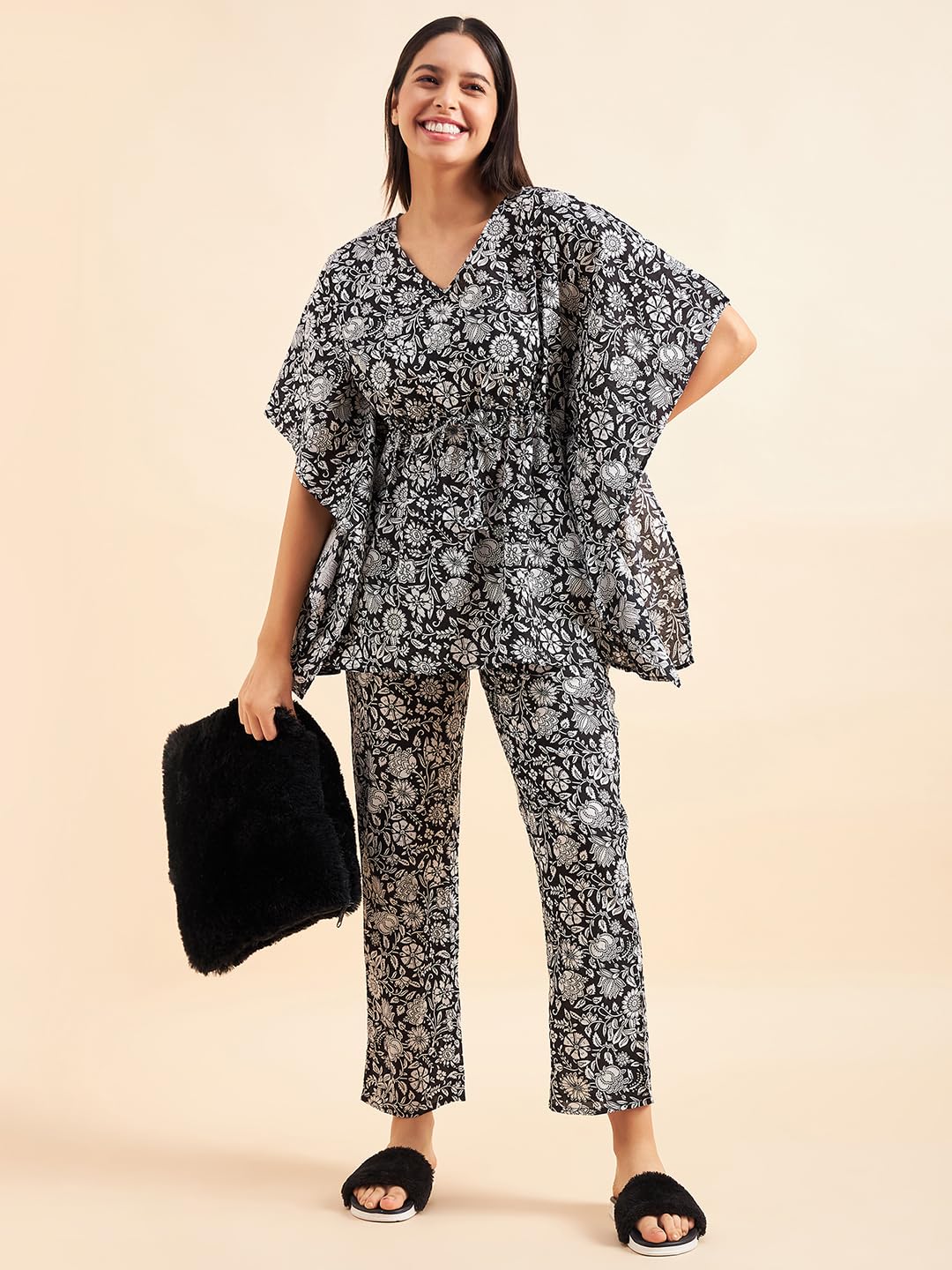 Sweet Dreams Women Printed Pyjama Set Black