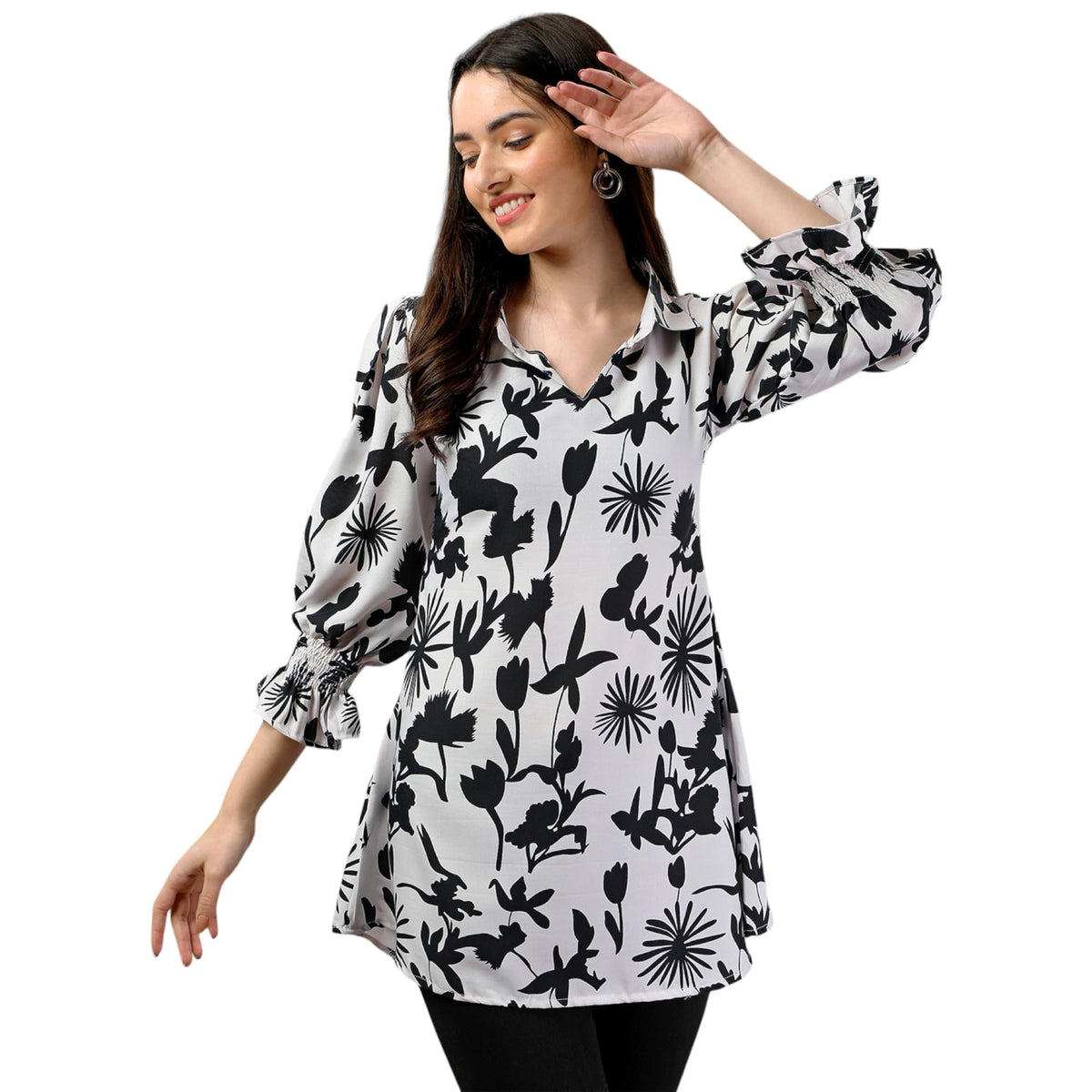Gufrina WomenS Rayon Top With 3/4Th Bell Sleeves Floral Printed Pattern Regular Fit Wingtip Neck And Standard Length