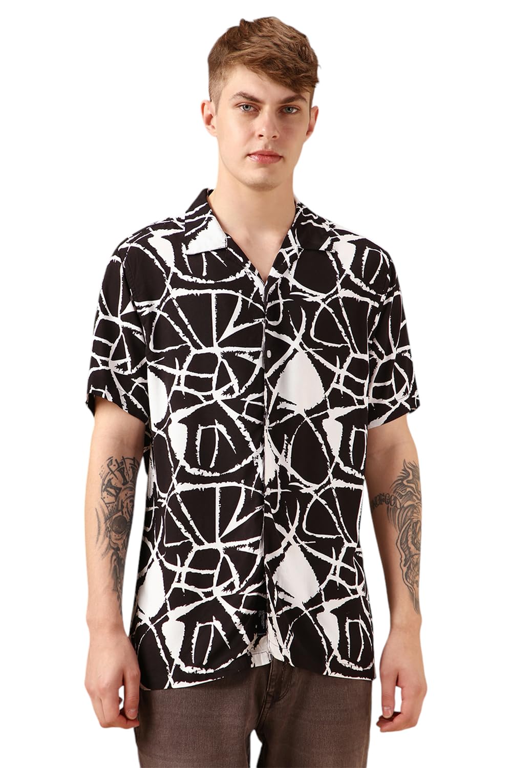 Dennis Lingo Men Black Rayon Half Sleeve Cuban Collar Printed Shirts_Dlmshsp24003