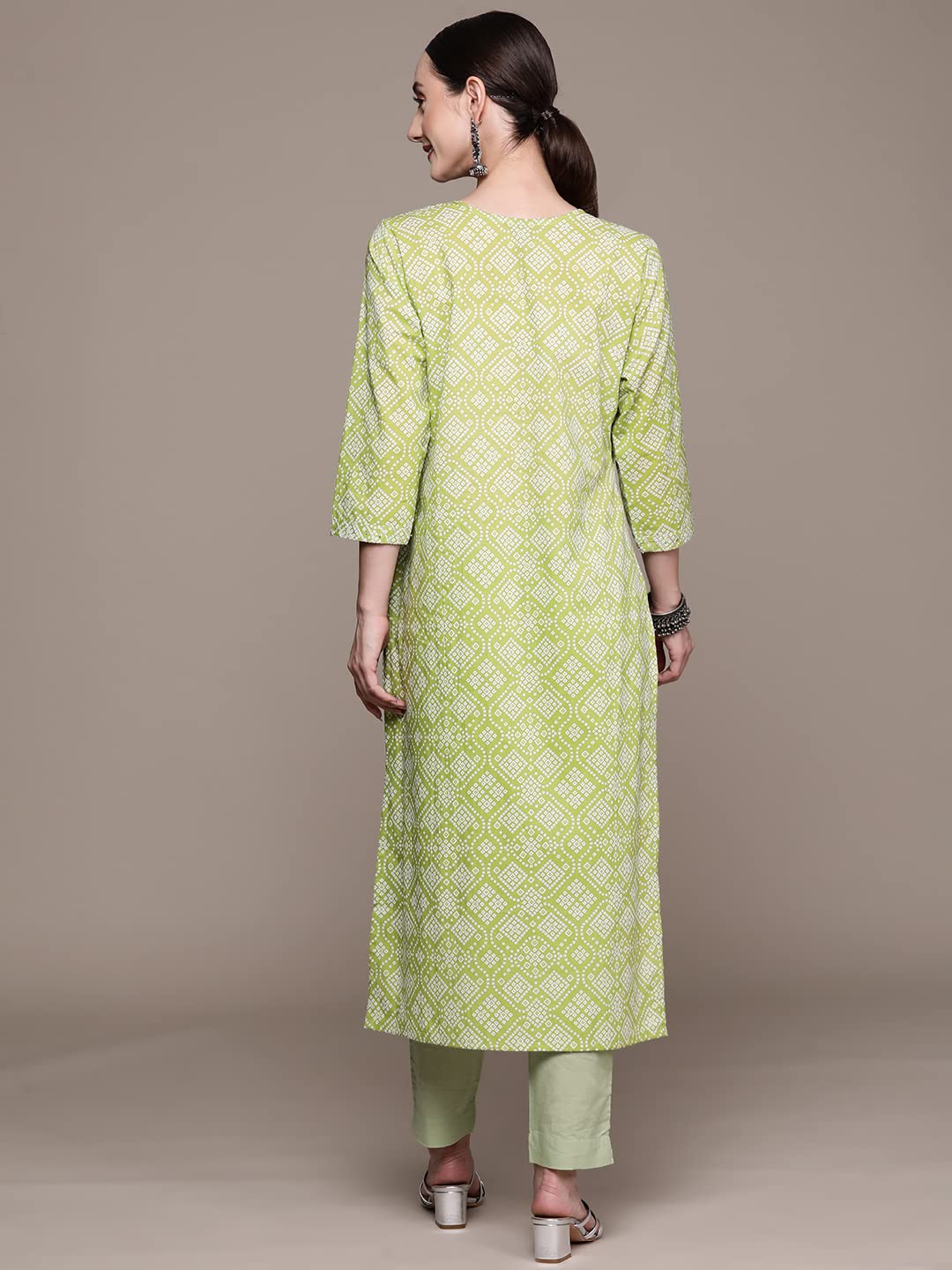 ishin Women's Cotton Blend Green Bandhani Printed A-Line Kurta