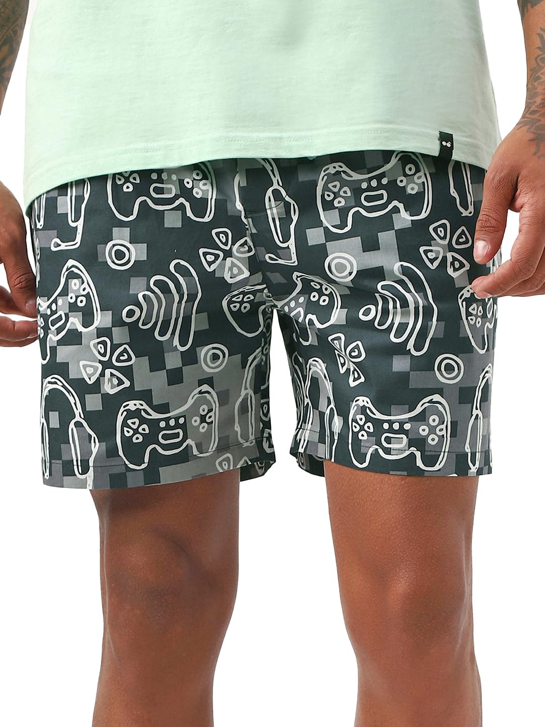 Bewakoof Mens All Over Printed Regular Fit Poplin Cotton Boxer_659522_Black_S