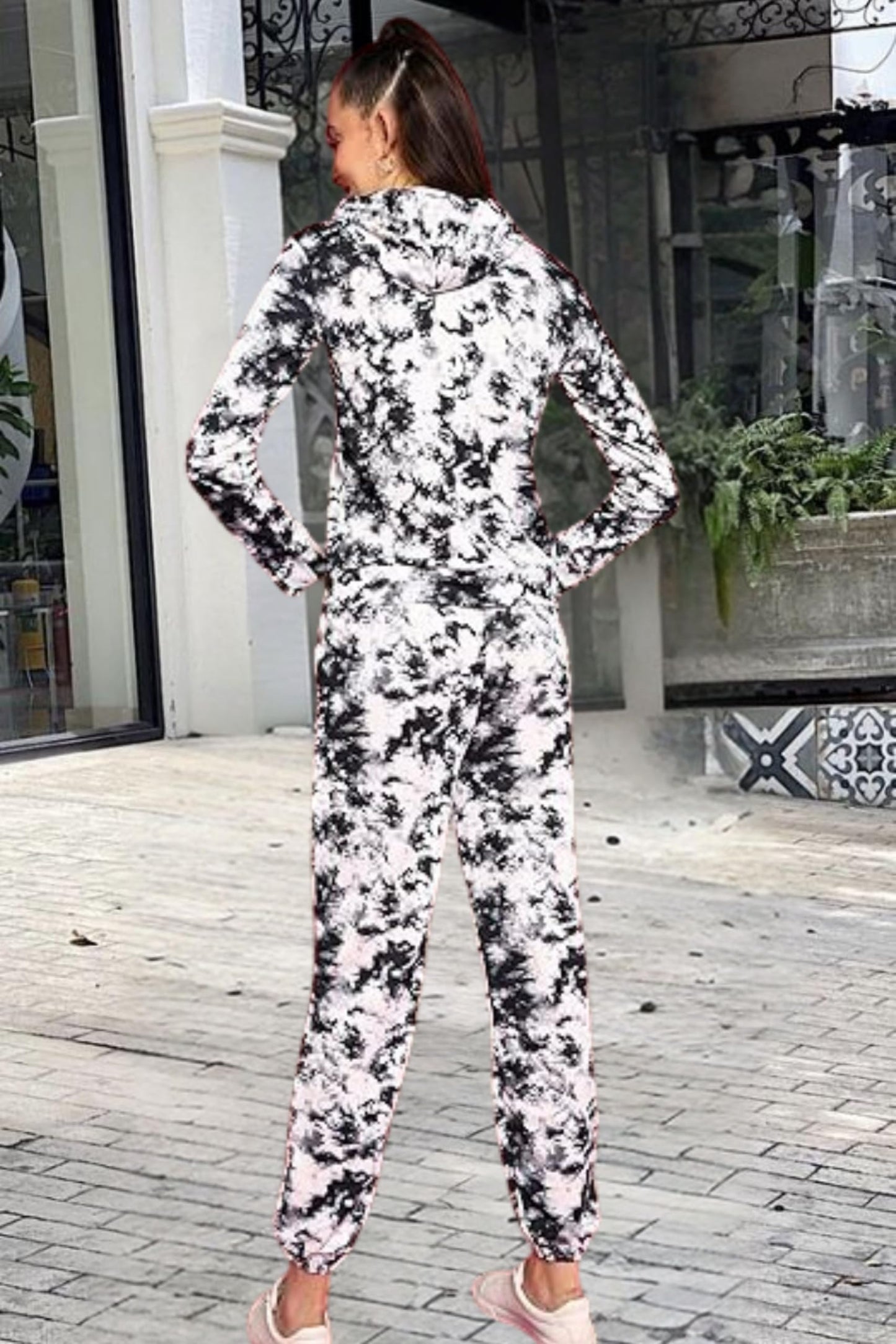 POPWINGS Women Casual Self Design Black & White Tie & Dye Printed Sweatshirt & Jogger Co-Ords Set