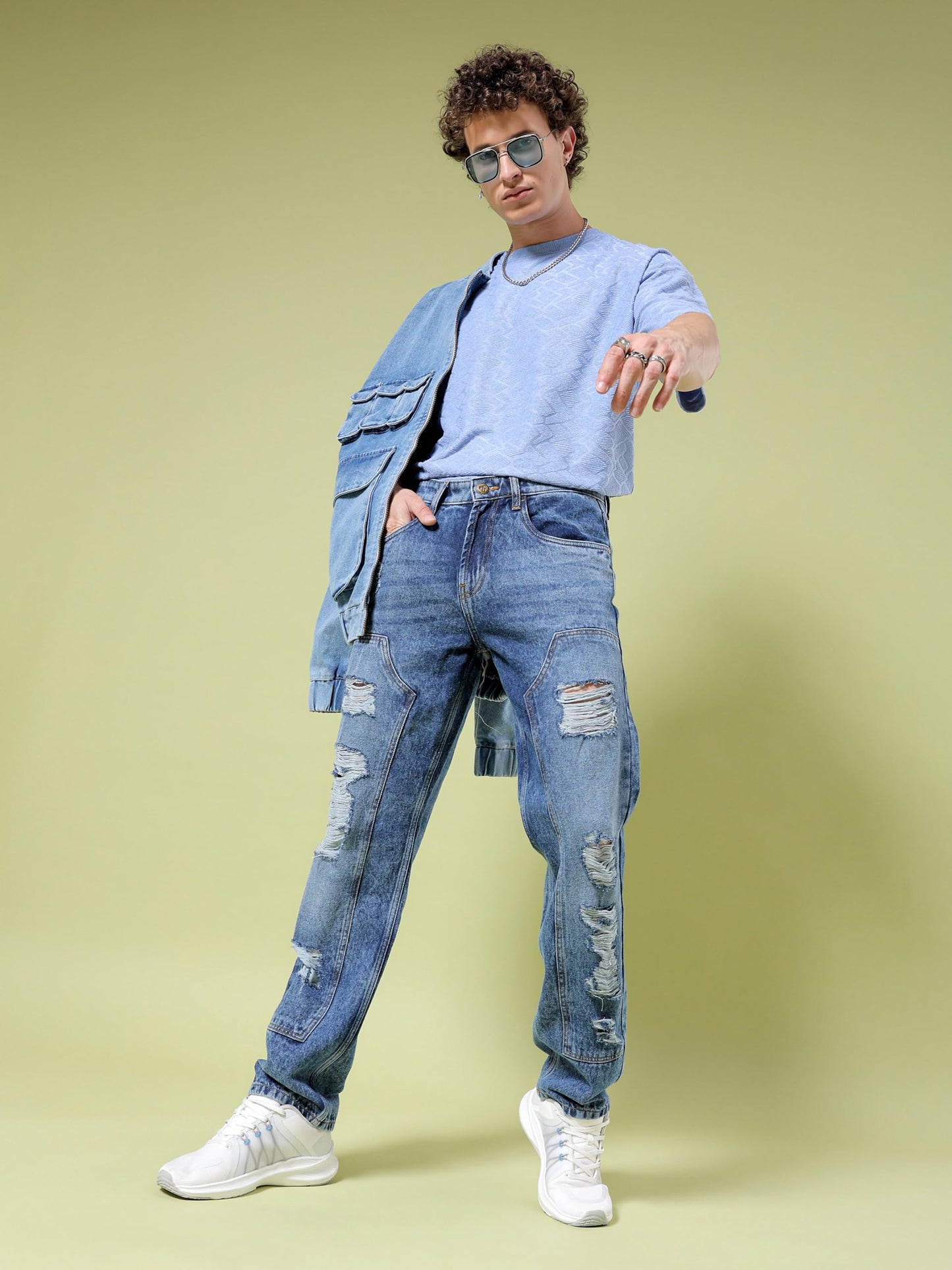 The Indian Garage Co Men Vintage Straight Fit Distressed Mid-Rise Jeans Blue
