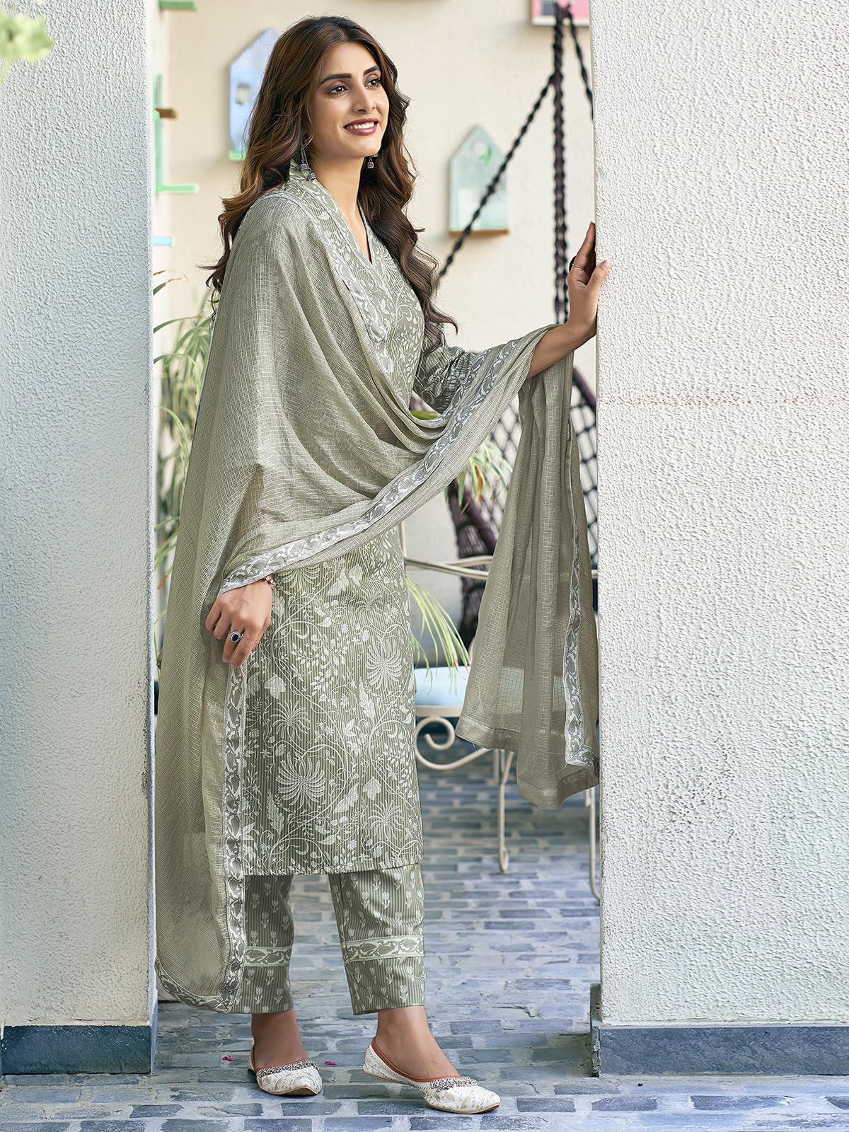 Sanisa WomenS Rayon Blend Floral Printed Straight Kurta With Pant And Dupatta | Ethnic Set | Suit Set | Kurta Set(164Kbd1764N-X