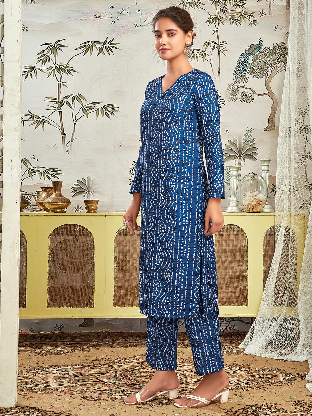 Sanisa Women's Rayon Blend Bandhani Printed Straight Kurta with Pant and Dupatta Set