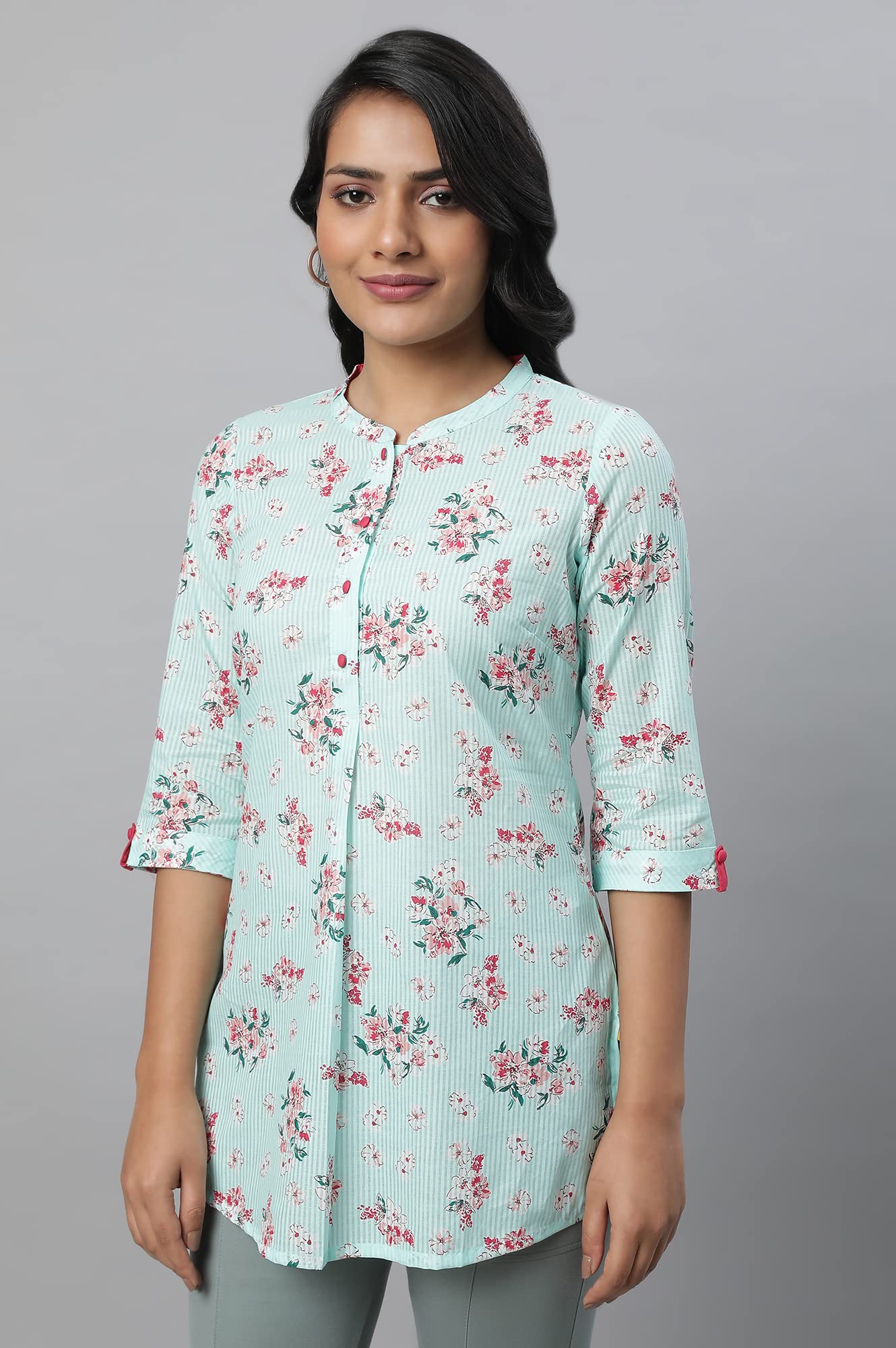 Aurelia WomenS Striped Regular Green Cotton Kurti