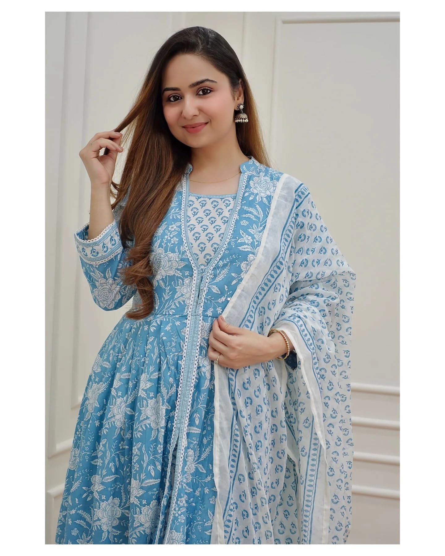 KLOSIA Women Printed Kurta and Pant Suit Set with Dupatta