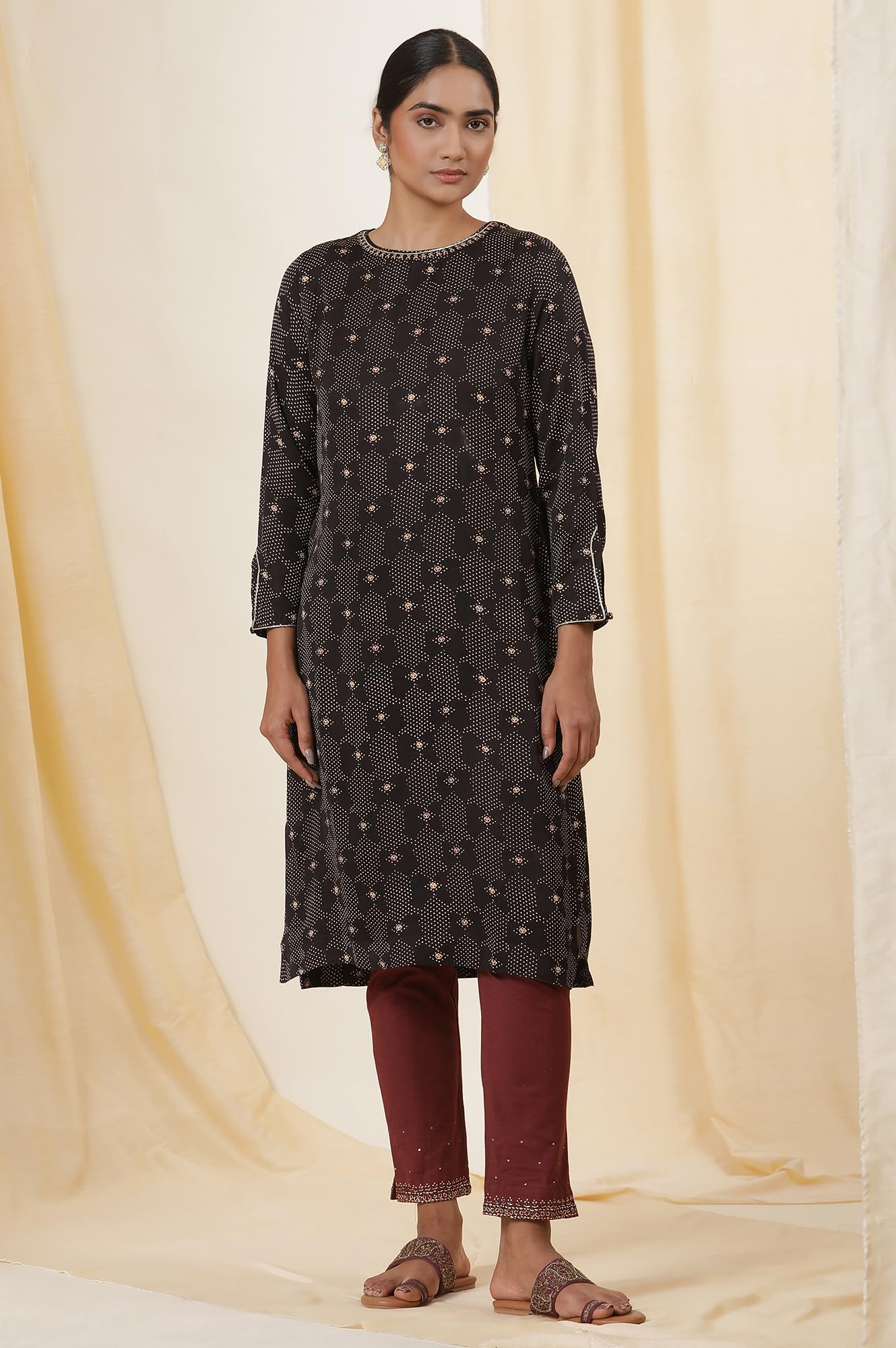 W for Woman Folksong Black Festive Geometric Print Viscose Straight Kurta