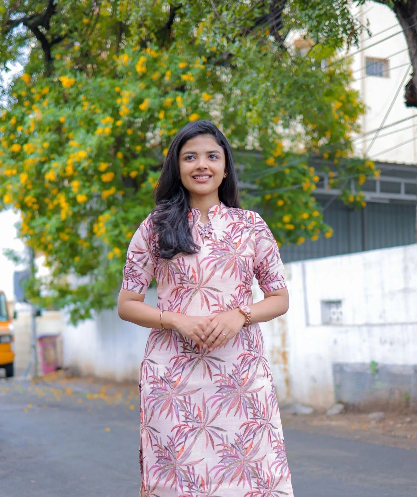 ANNI DESIGNER Women's Printed Straight Kurta, Viscose Rayon, Medium, Pink, Model Kakulam