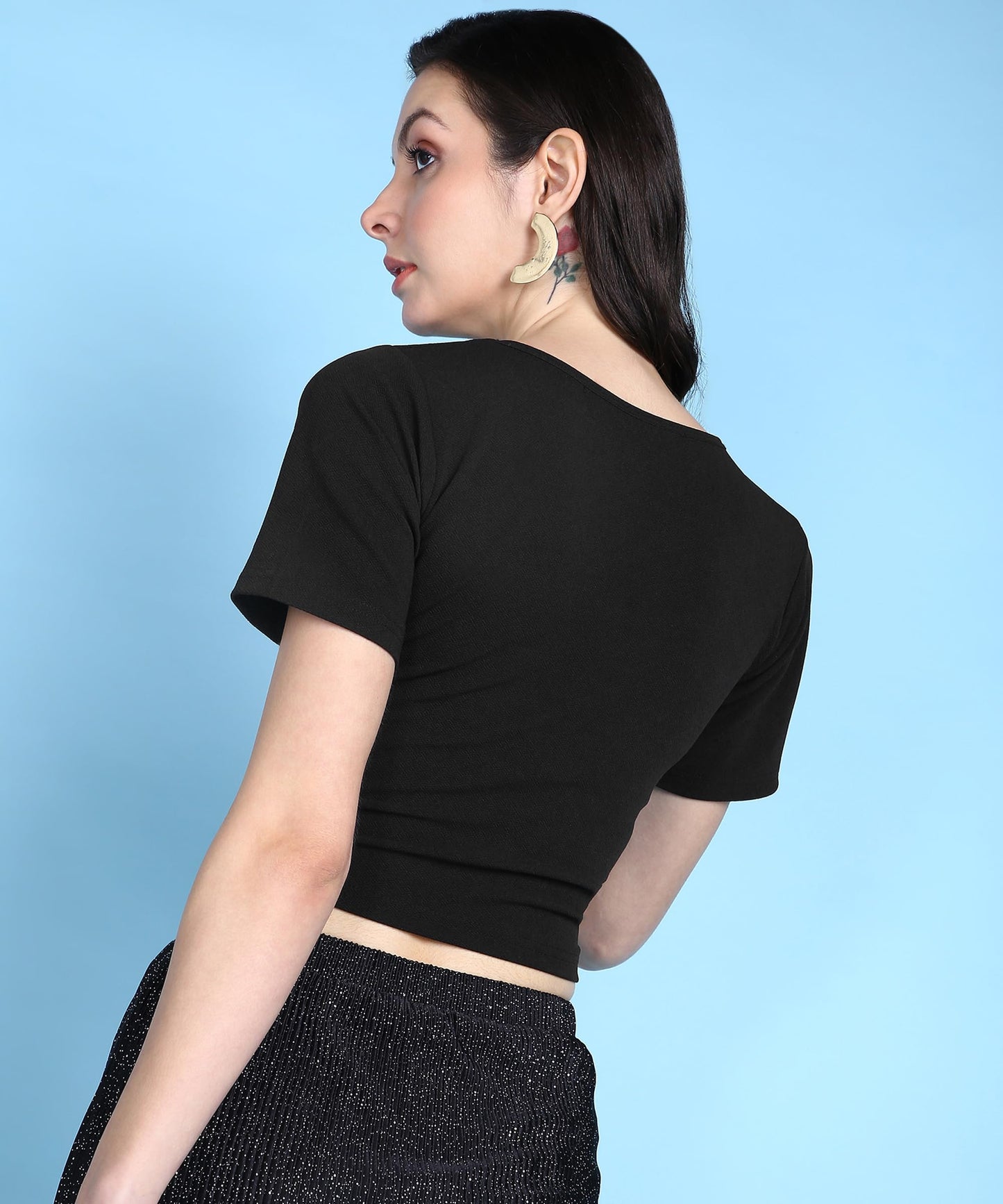 POPWINGS Women Casual Black Solid Short Sleeve Self Design Crop Top