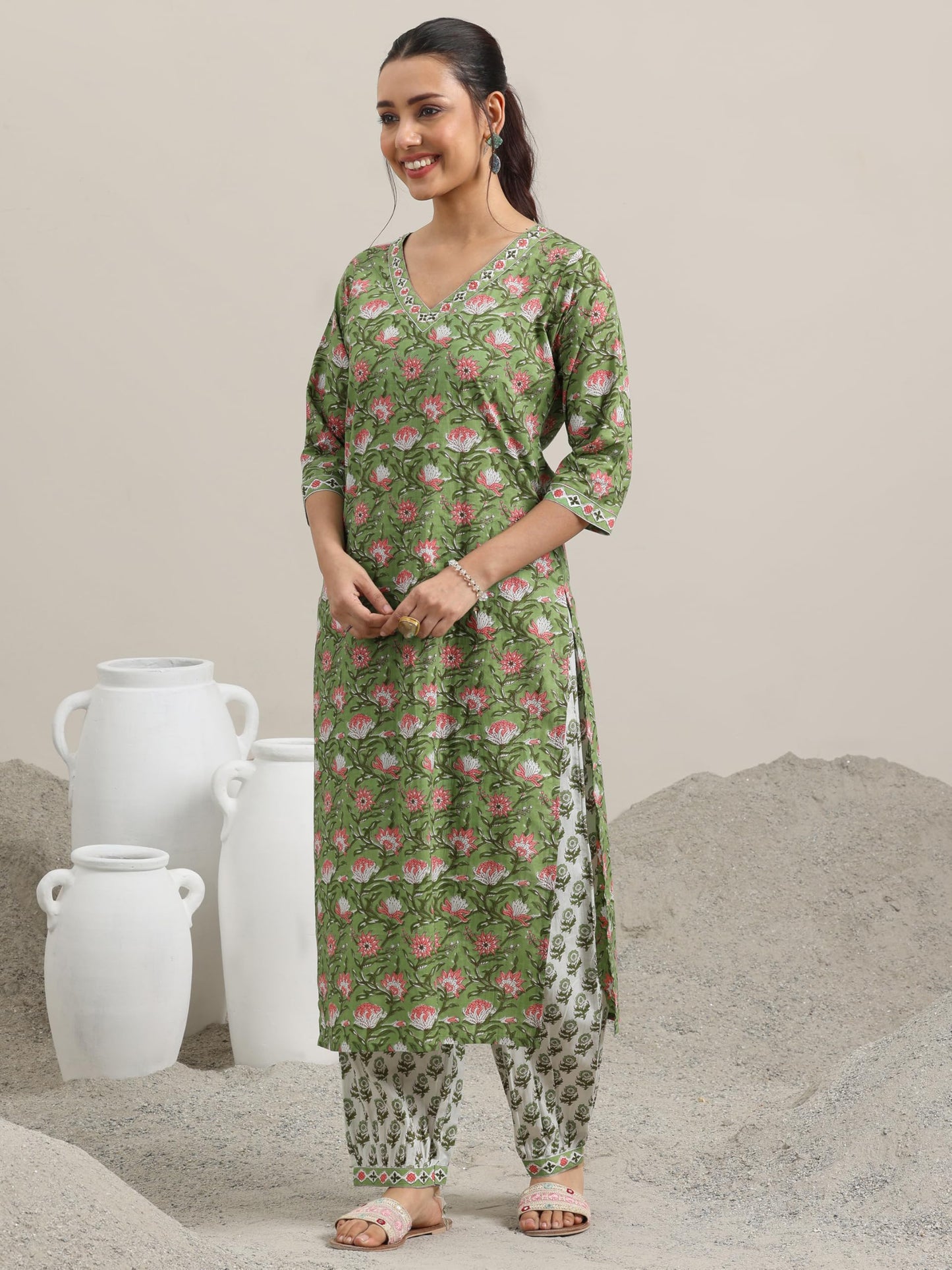 Libas WomenS Cotton Floral Kurta Set (400158O Green