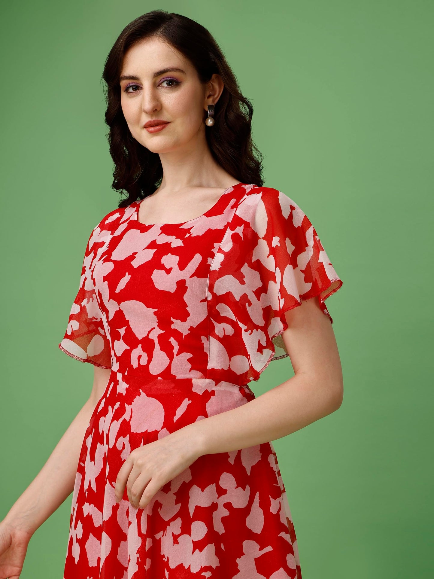 Fashion2Wear WomenS Georgette Floral Printed Flared Stylish Gown With Belle Sleeves