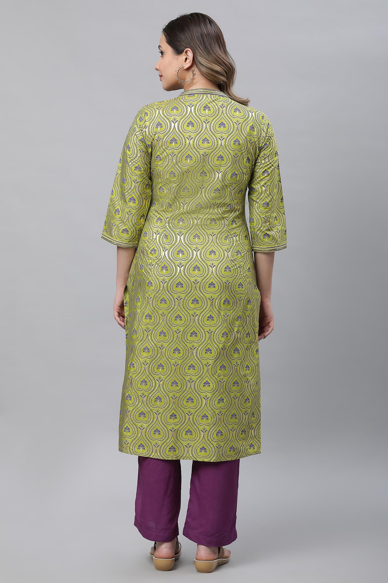 Aurelia WomenS Green Embroidered Festive Kurta In Floral Print