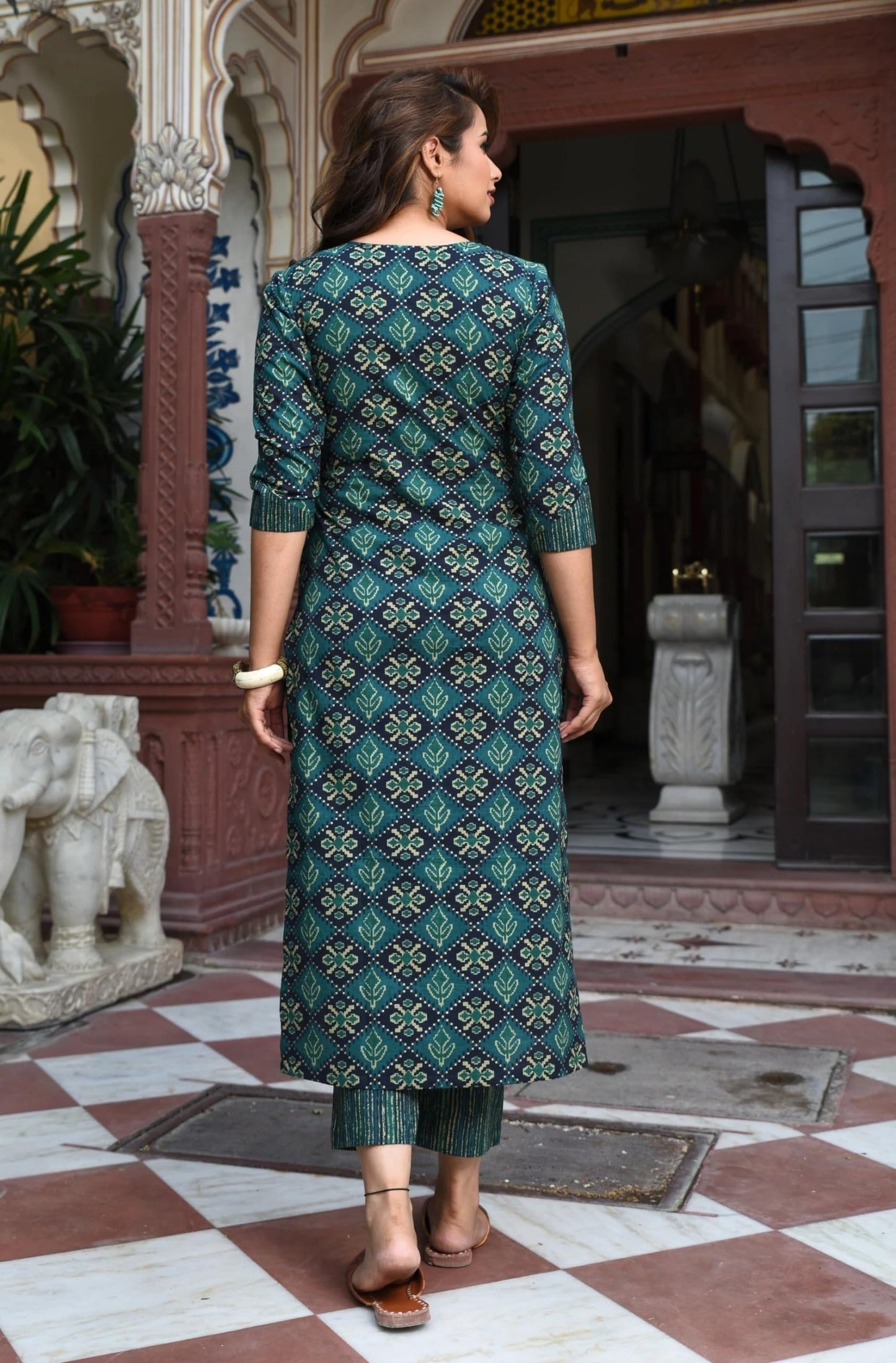 LookMark Ladies Cotton Blend Printed Kurta Pant Dupatta Set - Elegant Ethnic Wear, Small, Green, Model AZ-LM-OG-KS2116