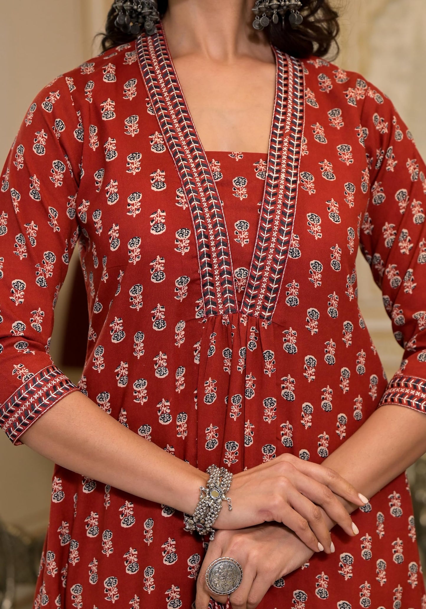 KLOSIA Women's Ethnic Set, Riddhi Suit in Red, Size XL - Stylish Traditional Wear for Every Occasion