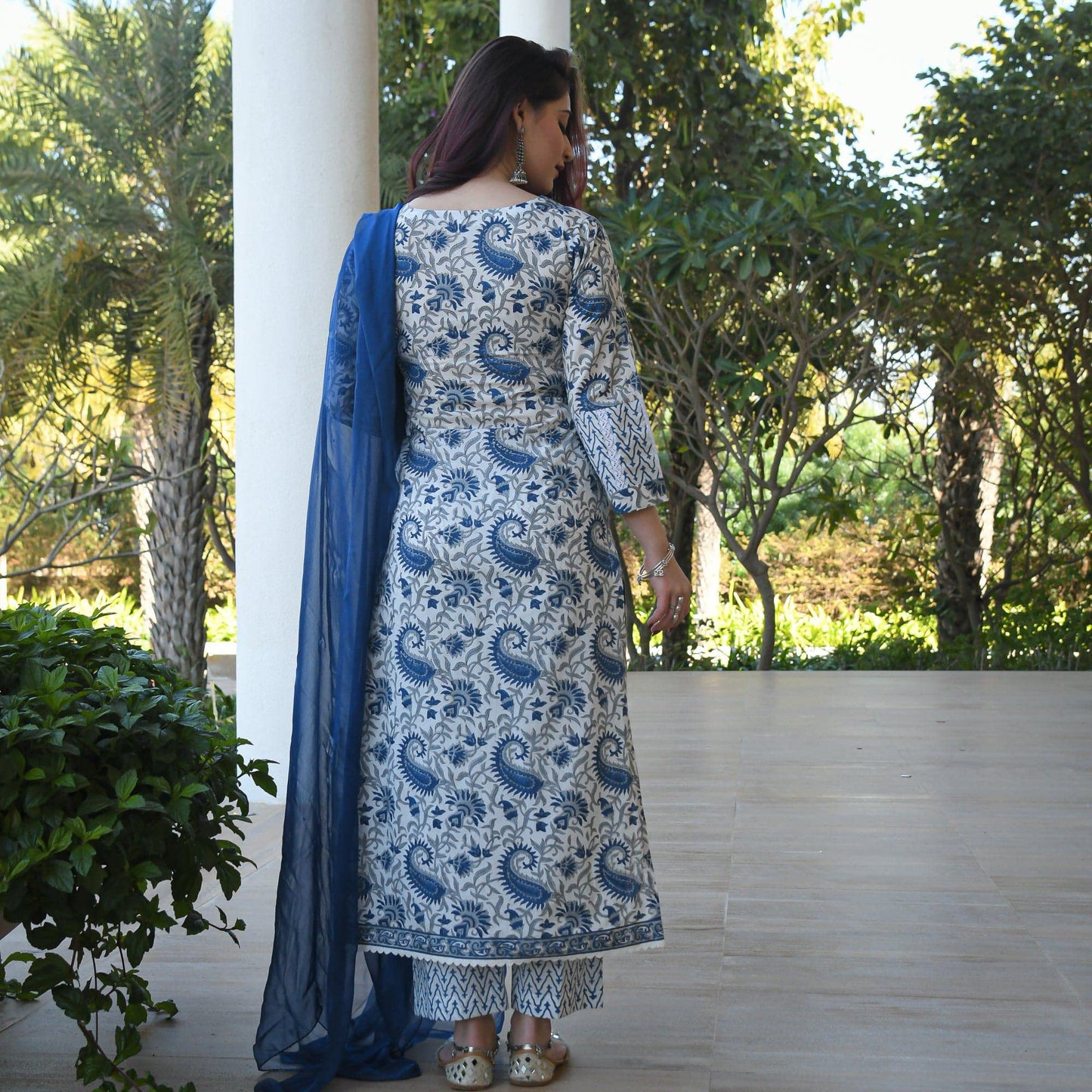 GoSriKi Women's Cotton Blend Straight Printed Kurta With Pant & Dupatta (Please-GO)