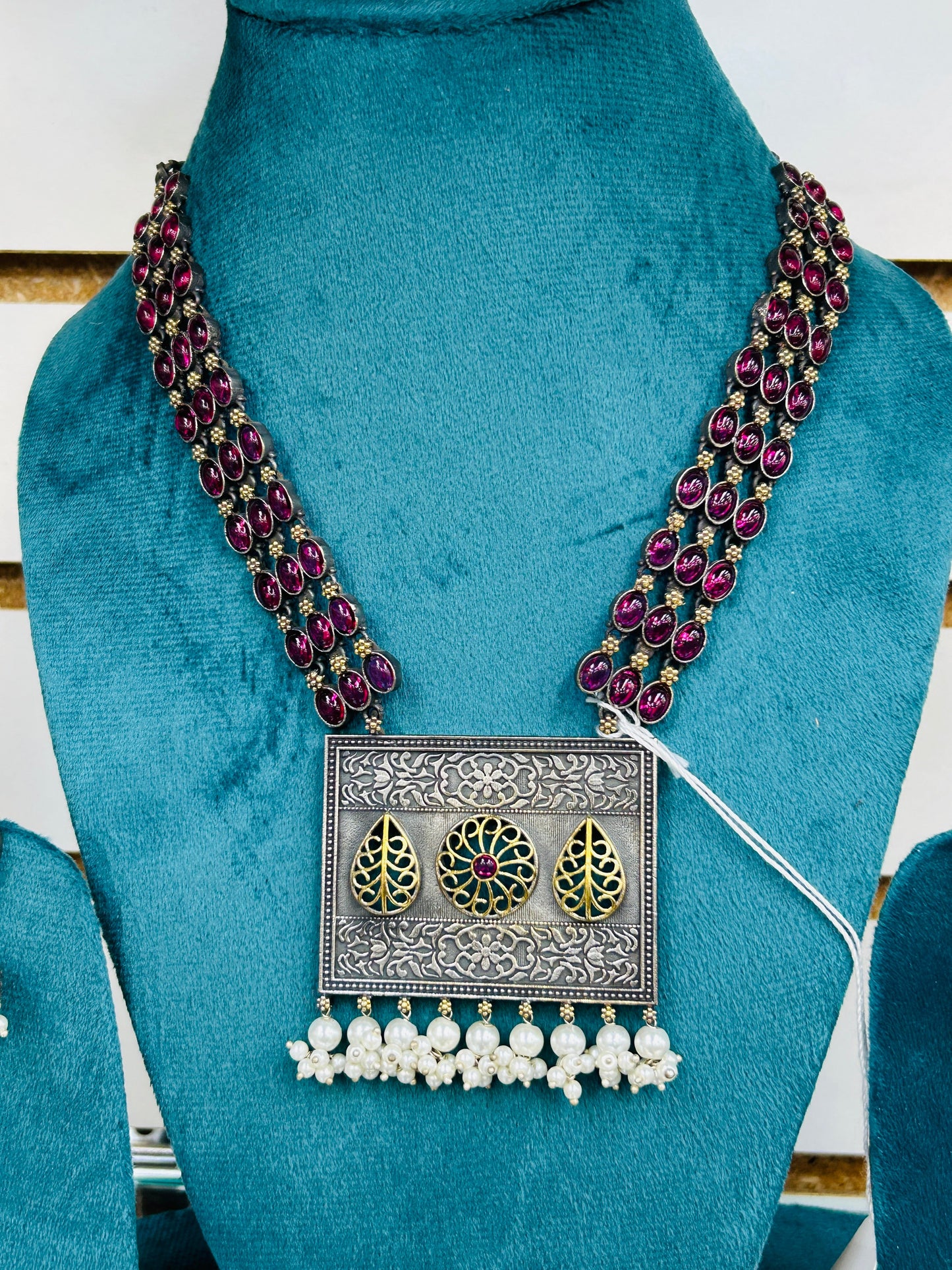 Dual tone necklace set