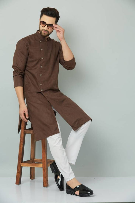 Selecting the Perfect Ethnic Wear: Styling Kurtis and Kurta Pajamas for Every Body Type