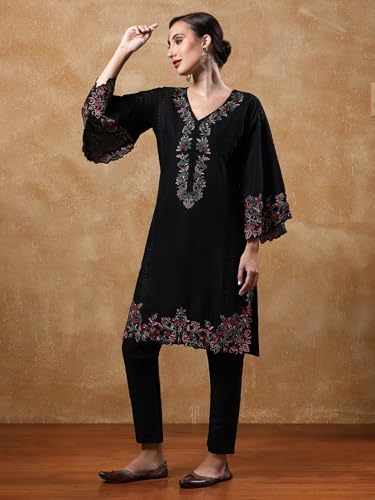 Varanga Women Embroidered V-Neck Pure Cotton Kurta Sets